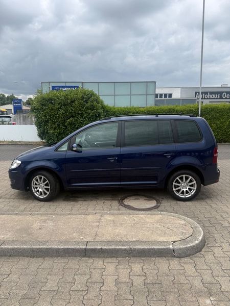 Volkswagen Touran Trendline AUTO 7SITZE — photo 10