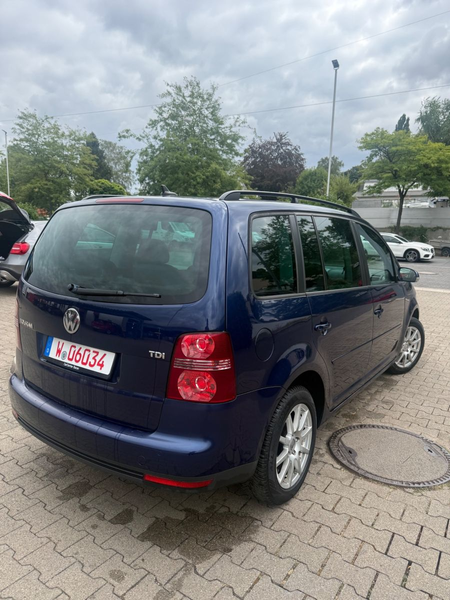 Volkswagen Touran Trendline AUTO 7SITZE — photo 6