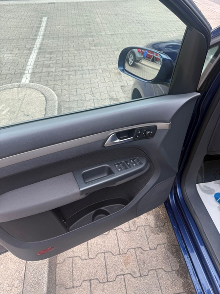 Volkswagen Touran Trendline AUTO 7SITZE — photo 11