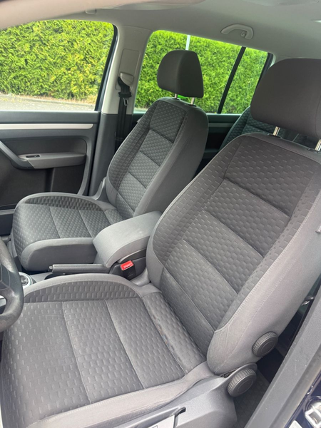 Volkswagen Touran Trendline AUTO 7SITZE — photo 13