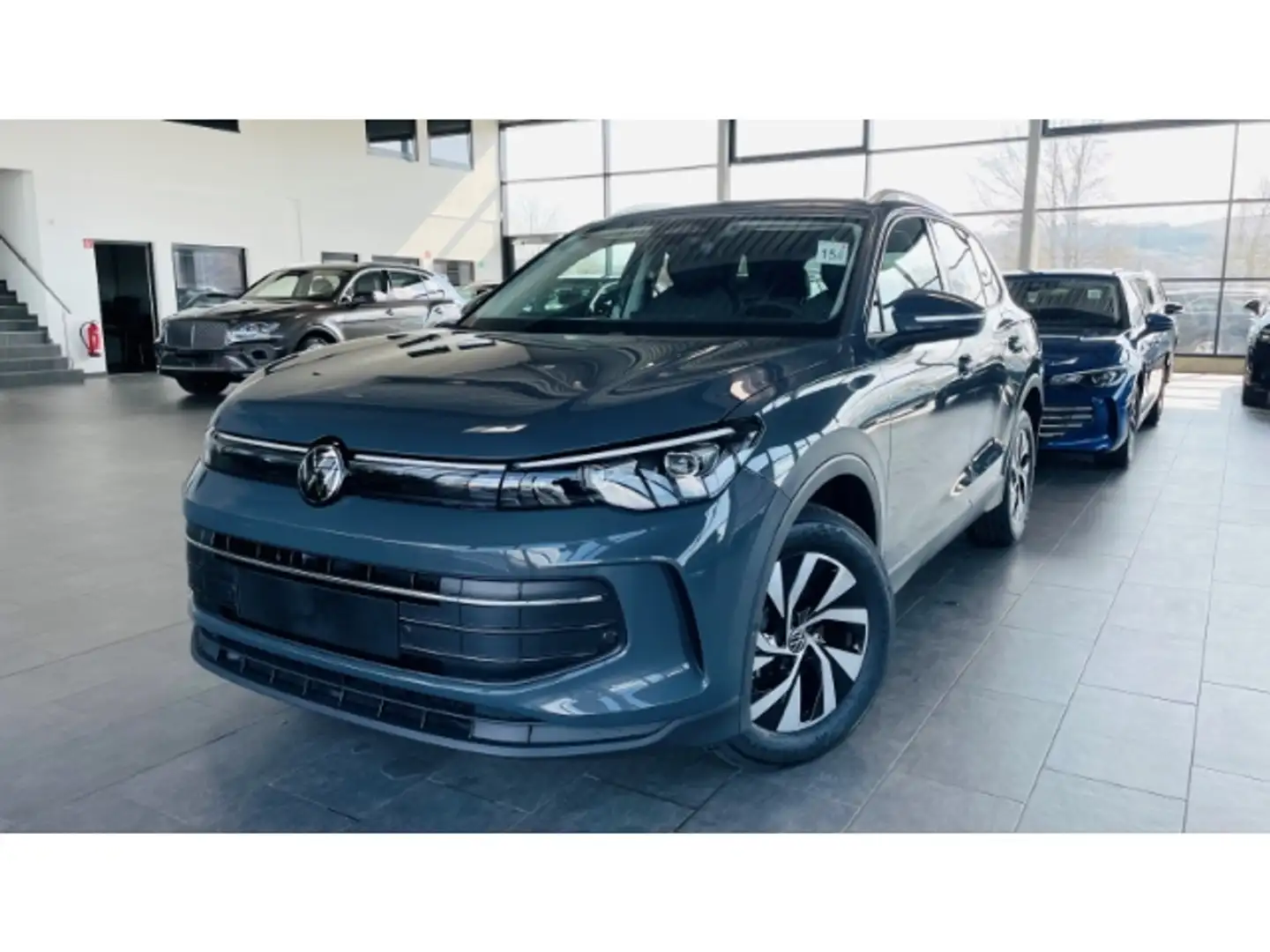 Volkswagen Tiguan 1.5 eTSI Life Neues Modell Navi Kamera IQ-Light AC Gri - 1