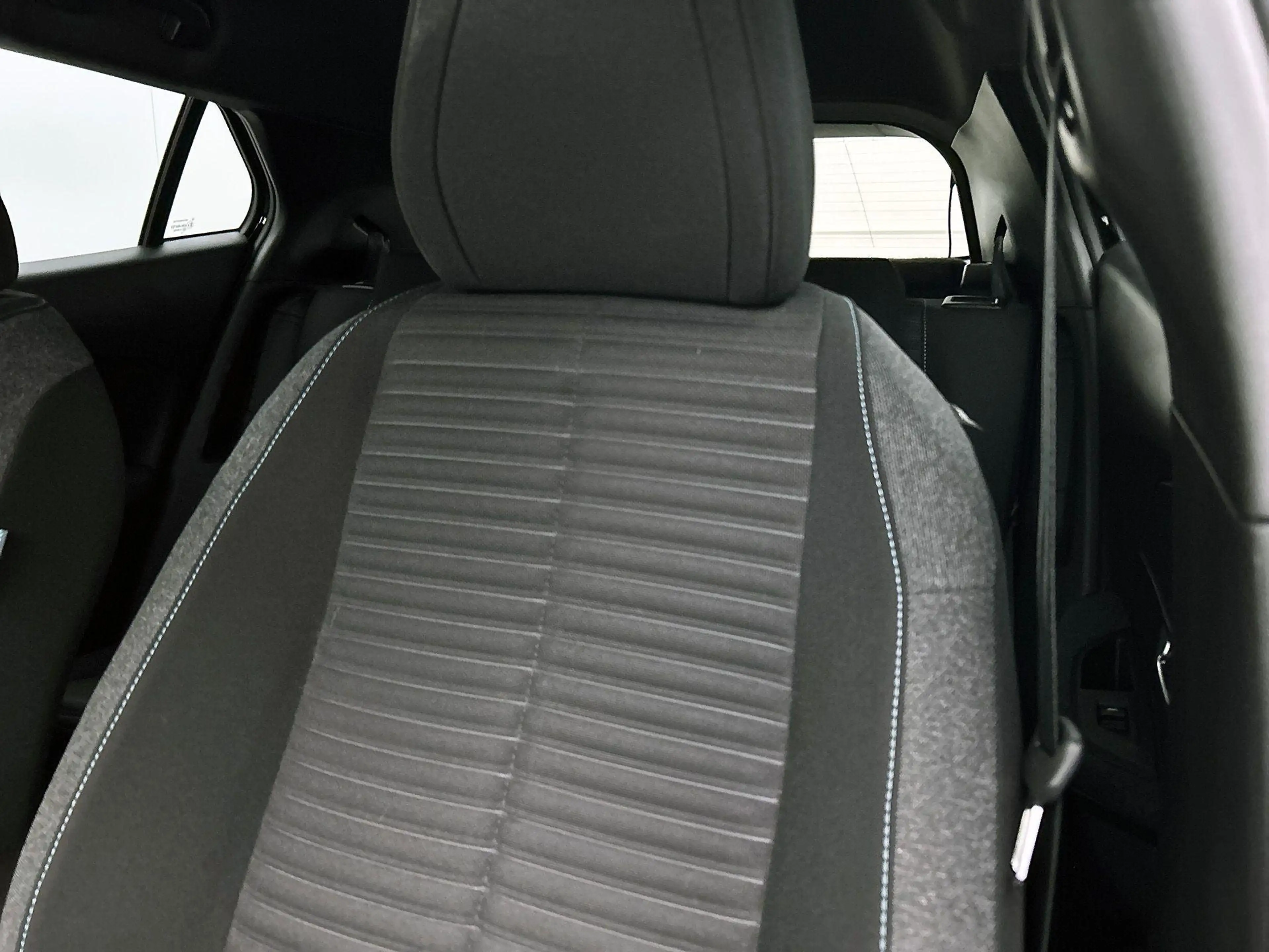 Peugeot e-2008 EV Style 50 kWh | 136pk | 100% SOH! | 43.000km | N — photo 11