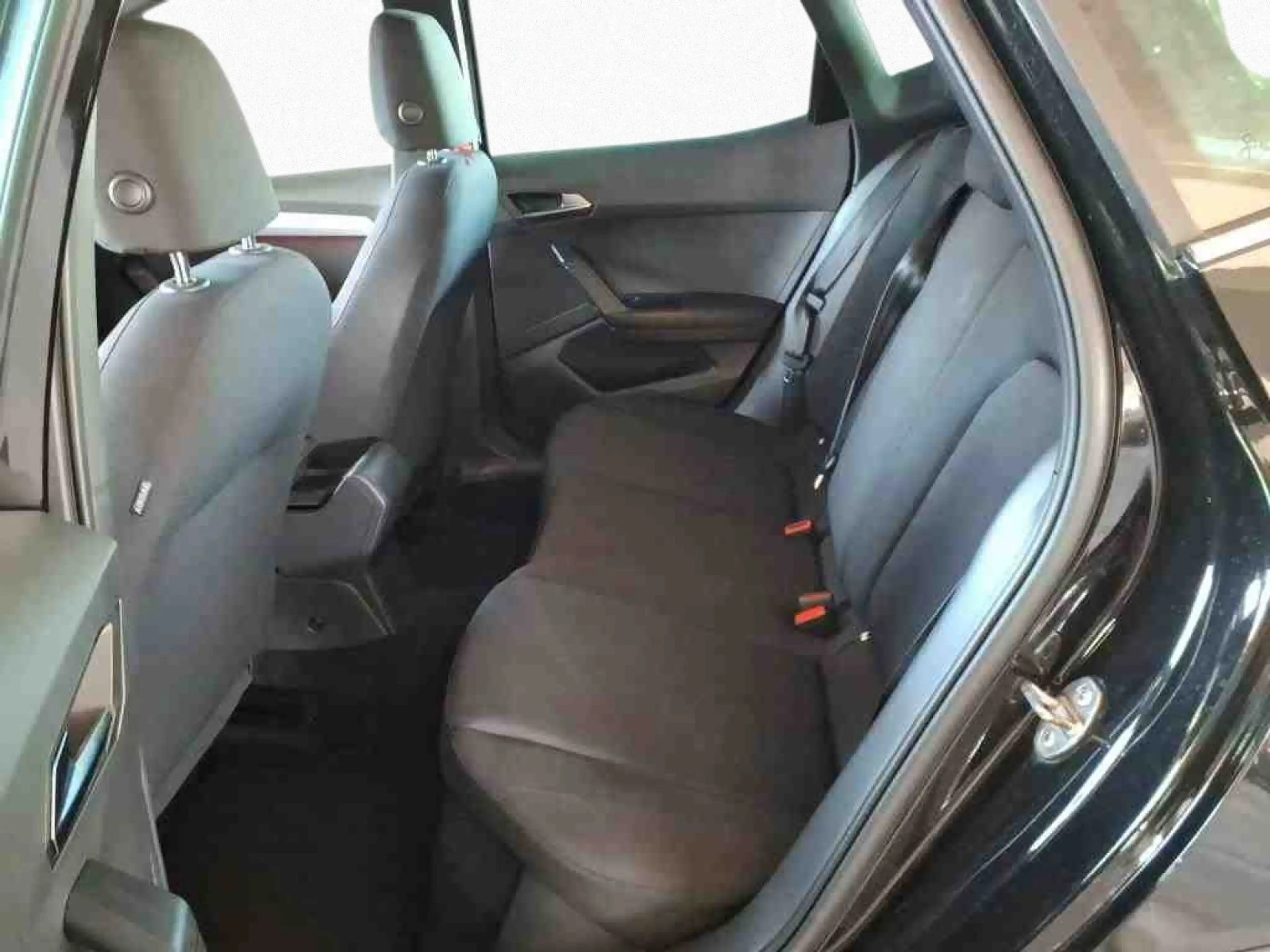 SEAT Arona FR 1.0TSI Nav LED ACC Cam Park SHZ Keyless — photo 6
