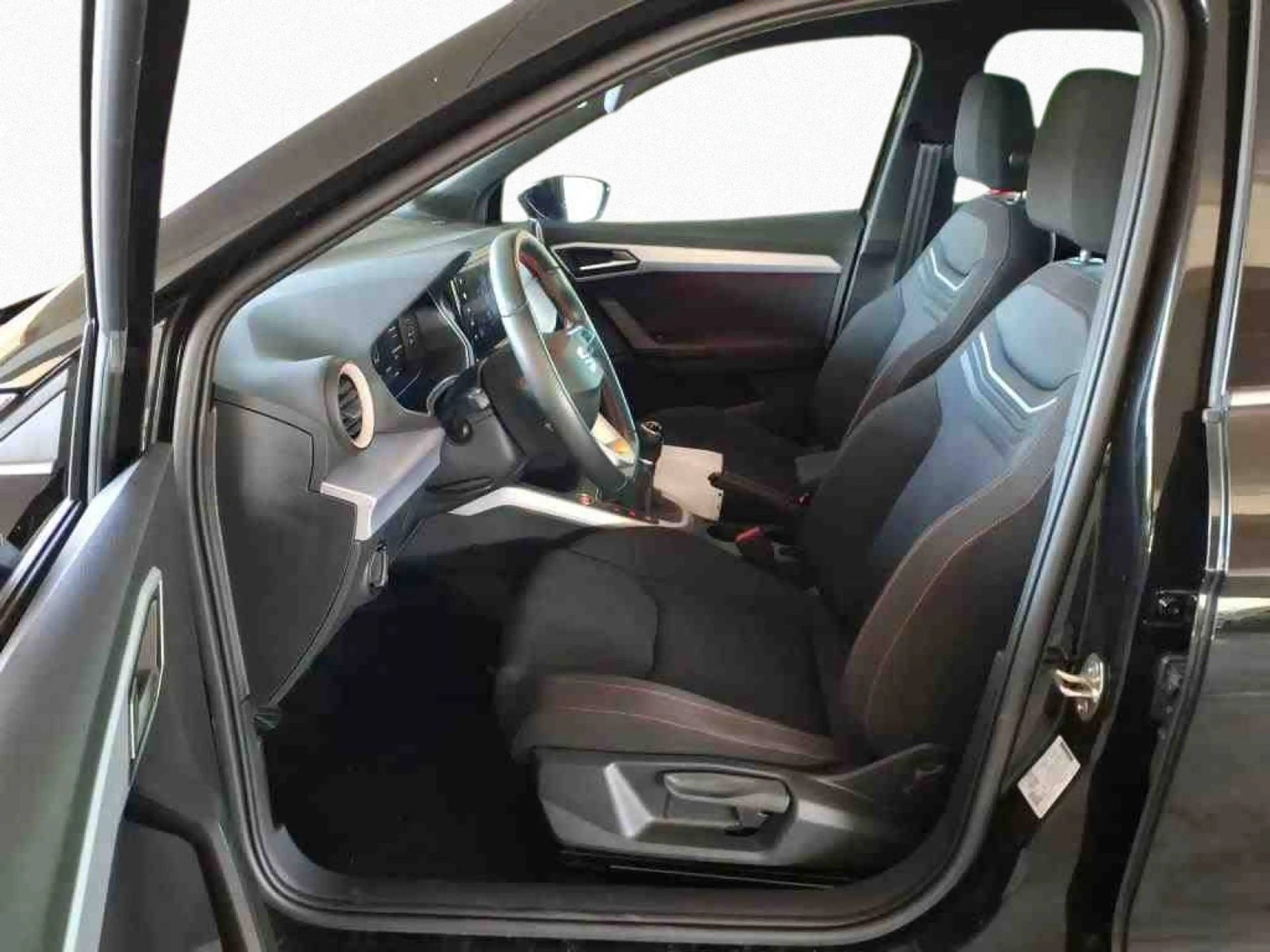SEAT Arona FR 1.0TSI Nav LED ACC Cam Park SHZ Keyless — photo 5