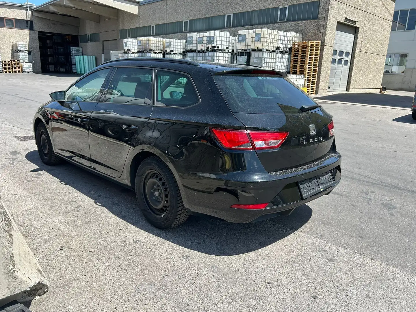 SEAT Leon Reference Zwart - 2