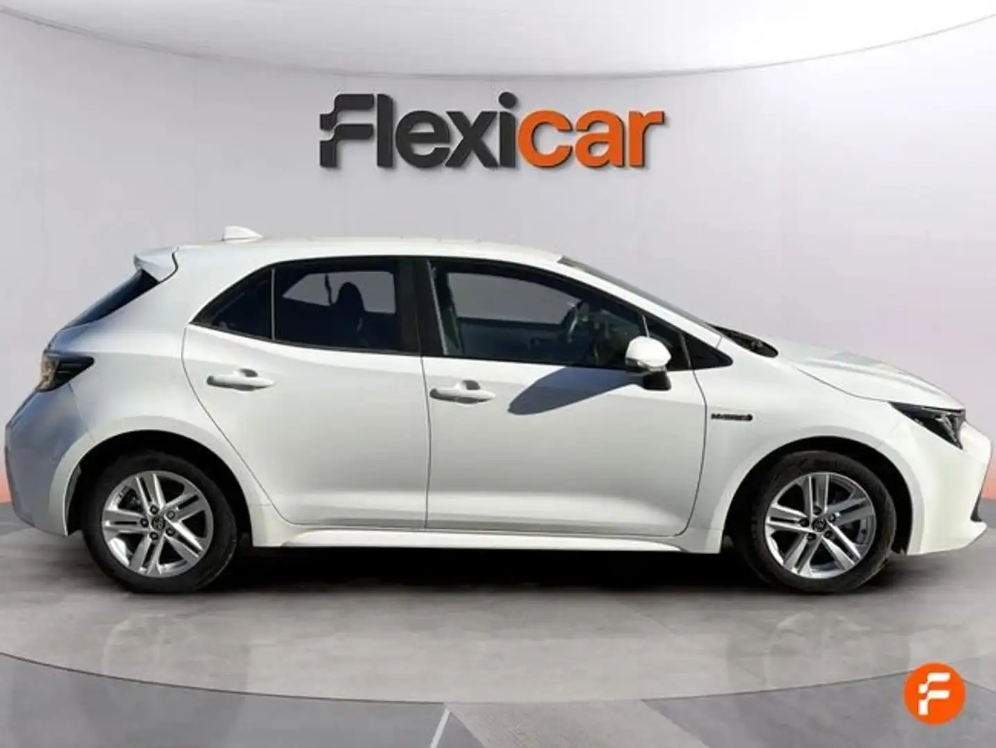 Toyota Corolla 125H Active Tech Blanco - 2