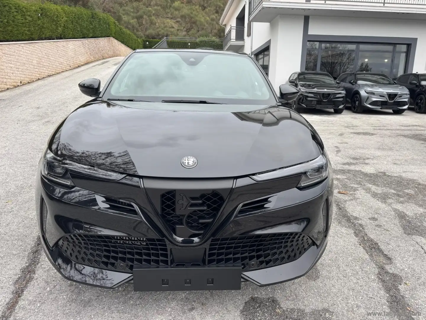 Alfa Romeo Junior 1.2 145 CV Hybrid eDCT6 Speciale Nero - 2