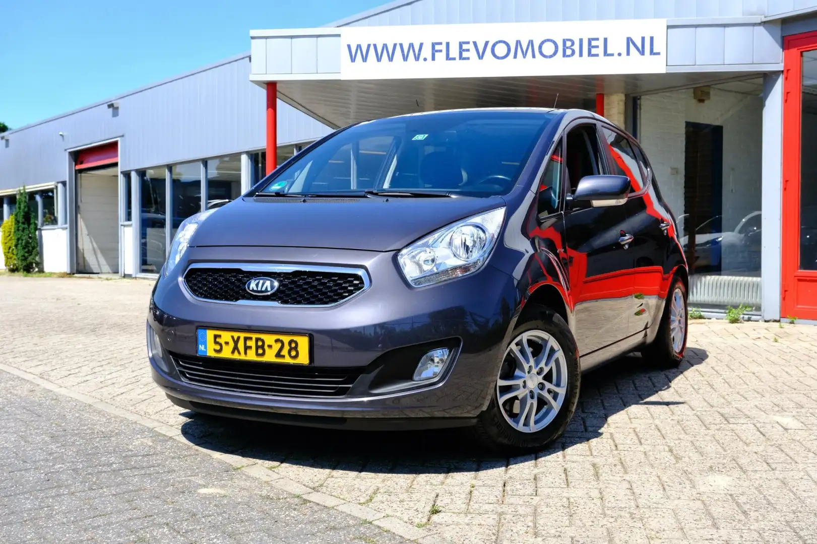 Kia Venga 1.4 CVVT World Cup Edition Navi|Pano|Clima|Camera| Grijs - 1