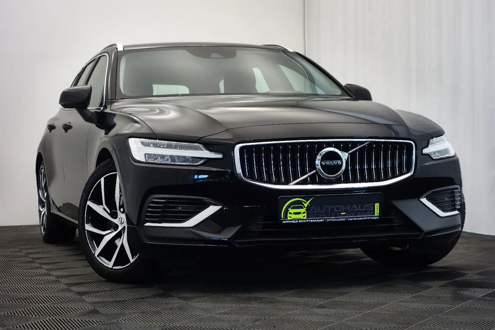 Volvo V60 T6 AWD *INSCRIPTION EXPRESSION* Recharge PIH Negro - 1