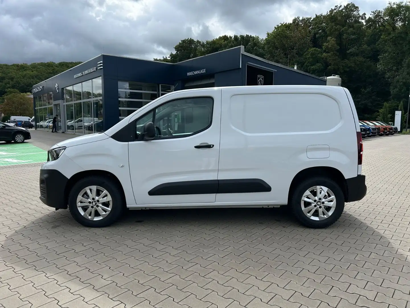 Peugeot Partner Peugeot E-Partner L1 | Multiflex | Navi | AHK | Blanc - 2