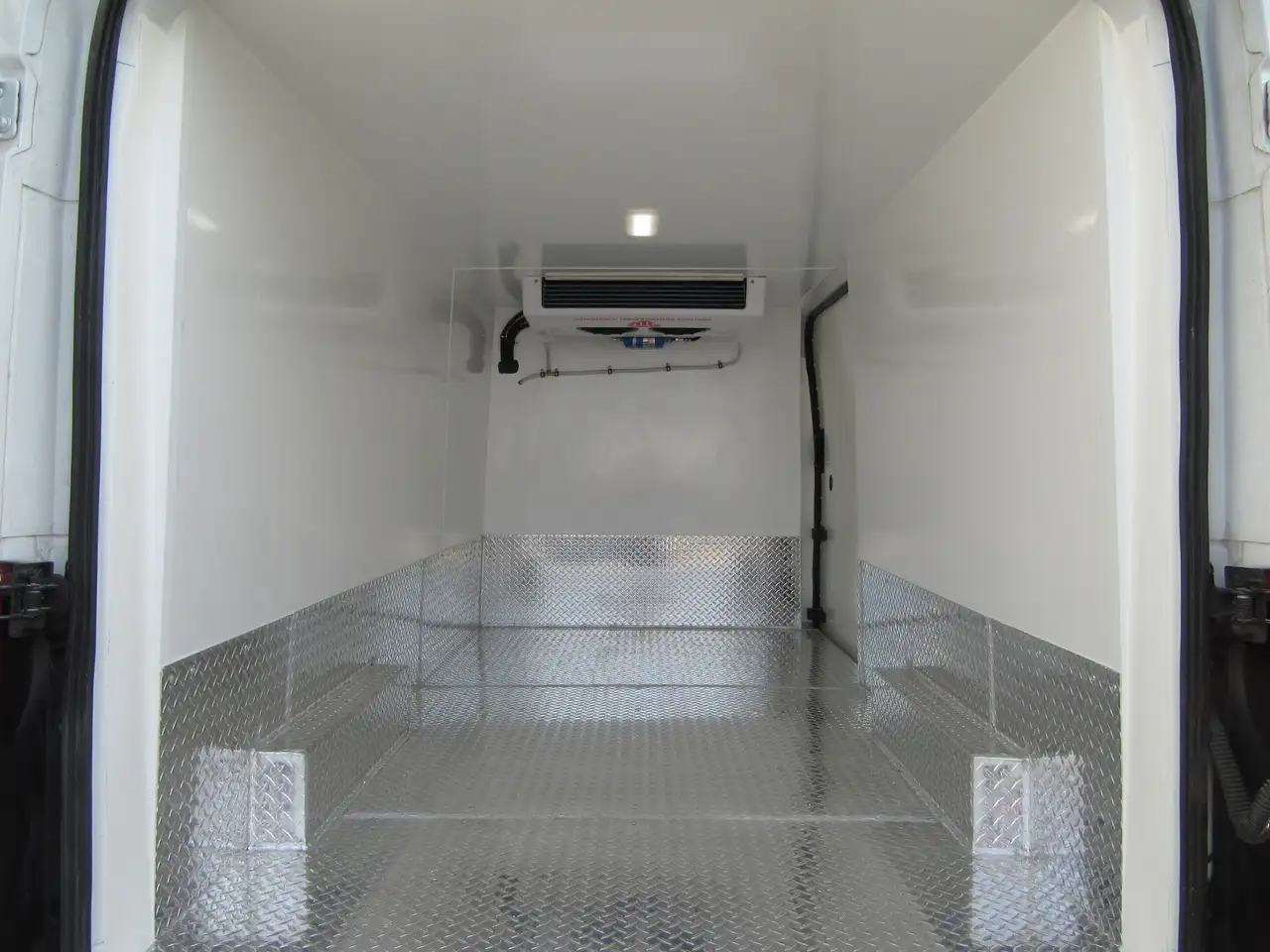 Ford Transit снимка Ford Transit