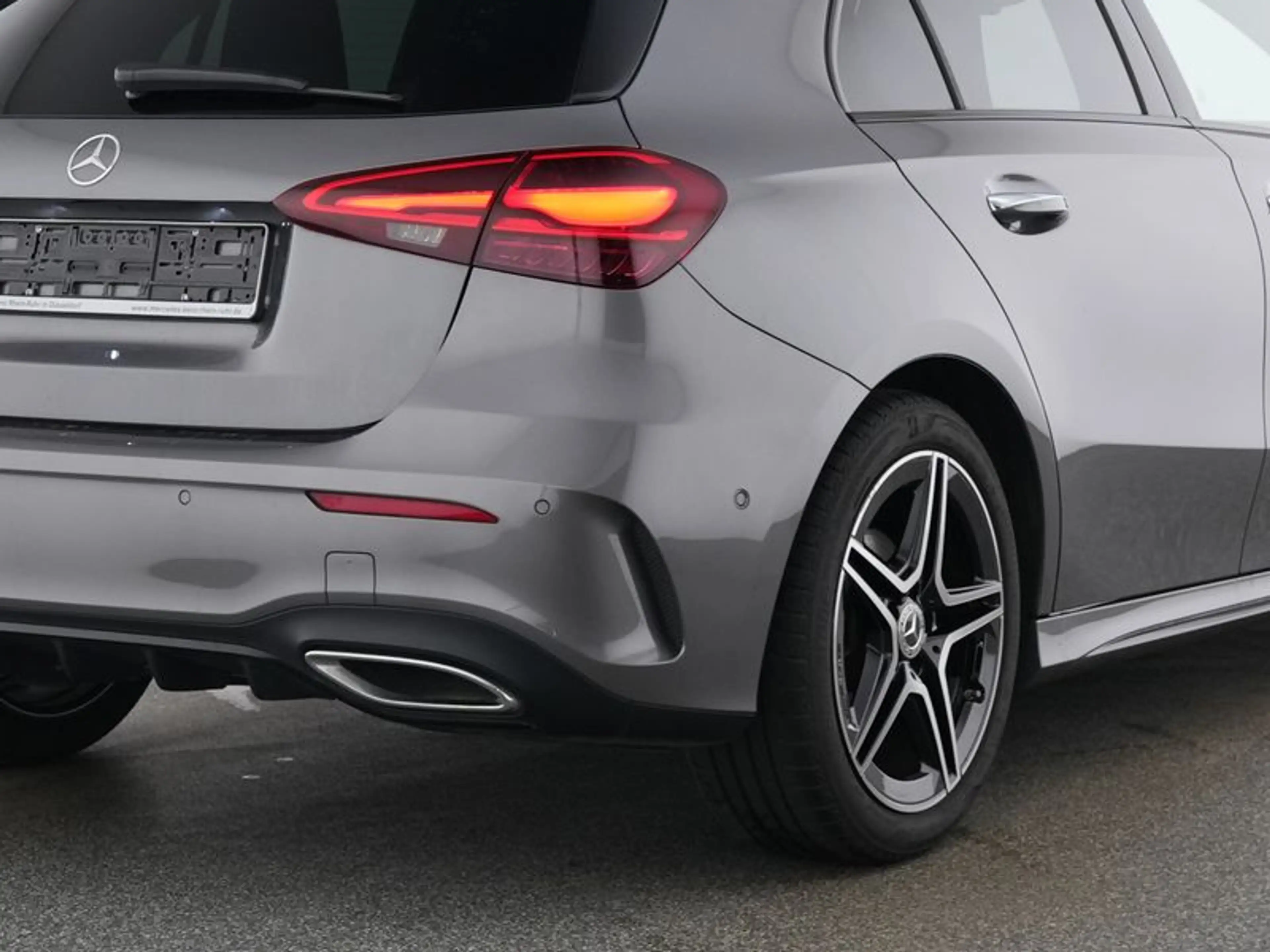 Mercedes-Benz A 200 d AMG-Sport/LED/Cam/Night/Keyl/Ambiente/18 — photo 5
