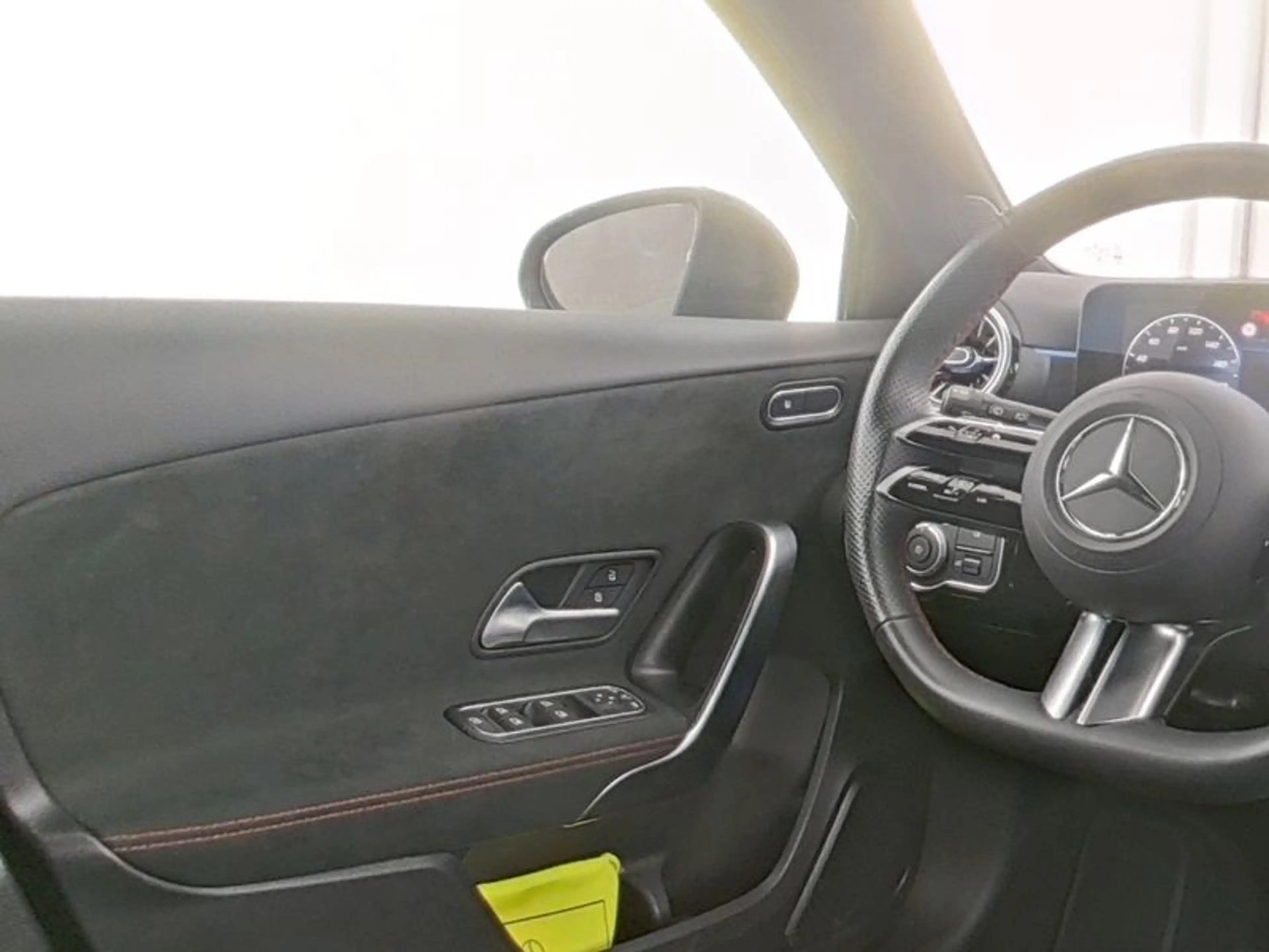 Mercedes-Benz A 200 d AMG-Sport/LED/Cam/Night/Keyl/Ambiente/18 — photo 9