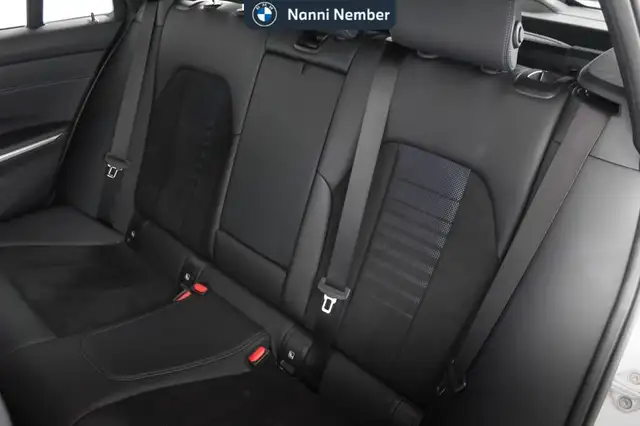 BMW 3 Series view 15