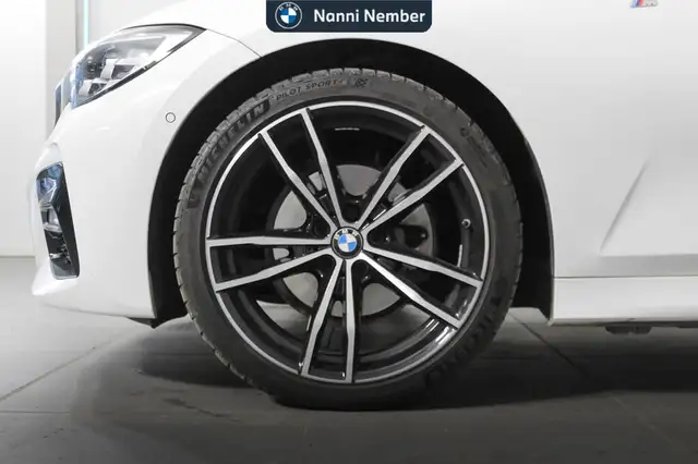 BMW 3 Series view 7