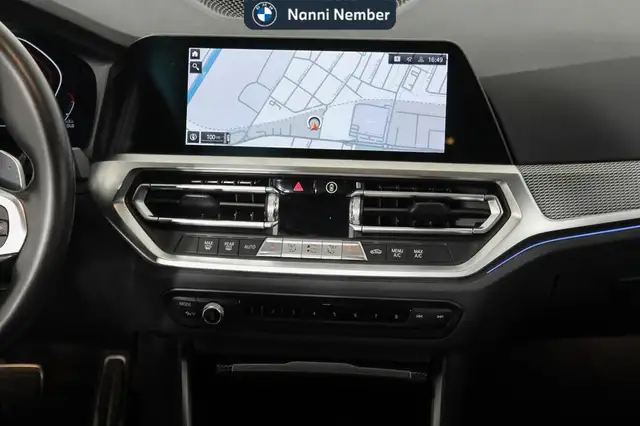 BMW 3 Series view 12