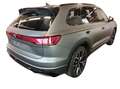 Volkswagen Touareg R-LINE BLACK 3.0TSI 340PS NP.121T STDHZG.PANO.22 . Gris - thumbnail 4