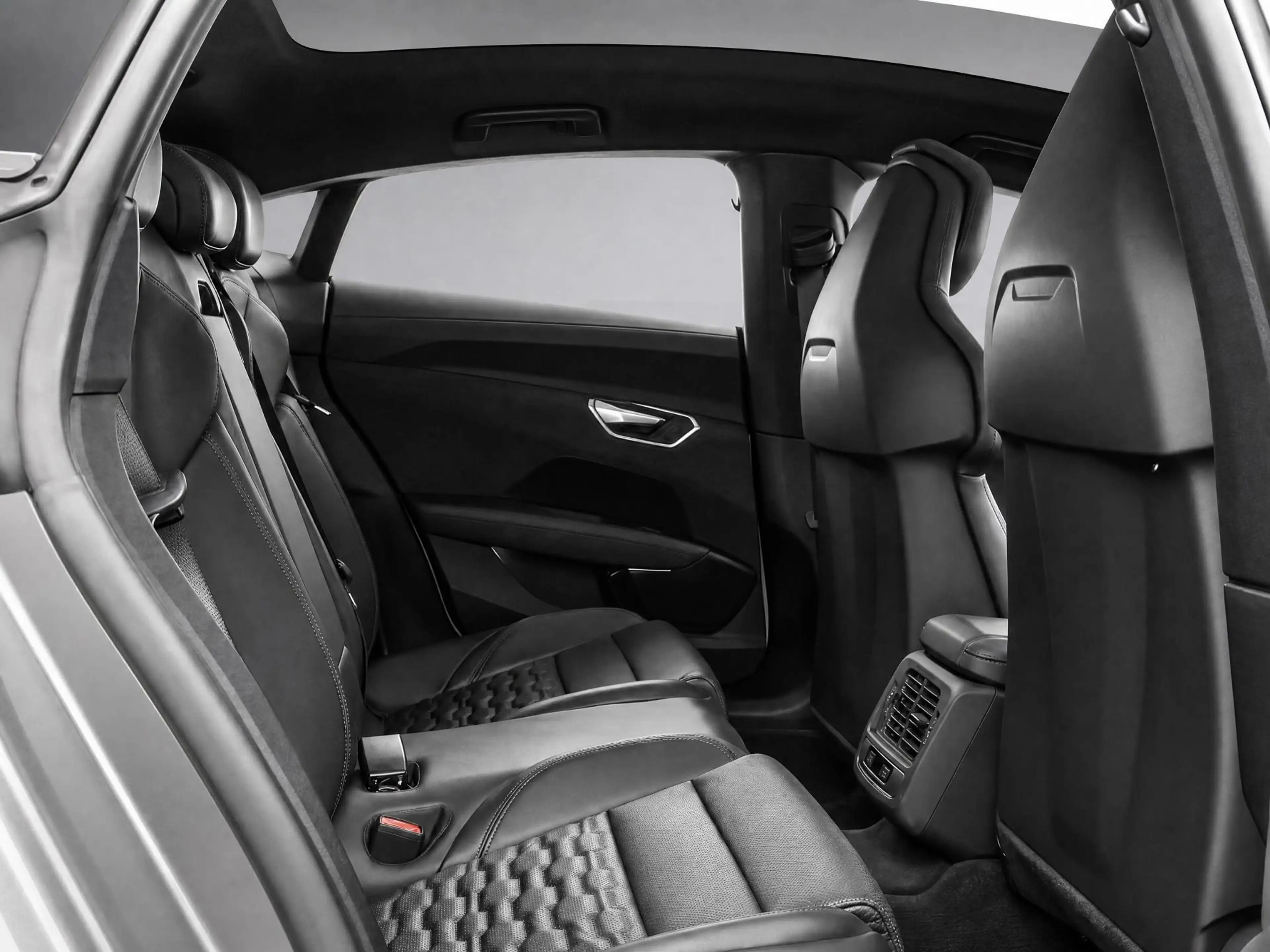 Audi e-tron GT GT 93 kWh 476pk · SOH 92% · Glazendak · 360 Camera — photo 12