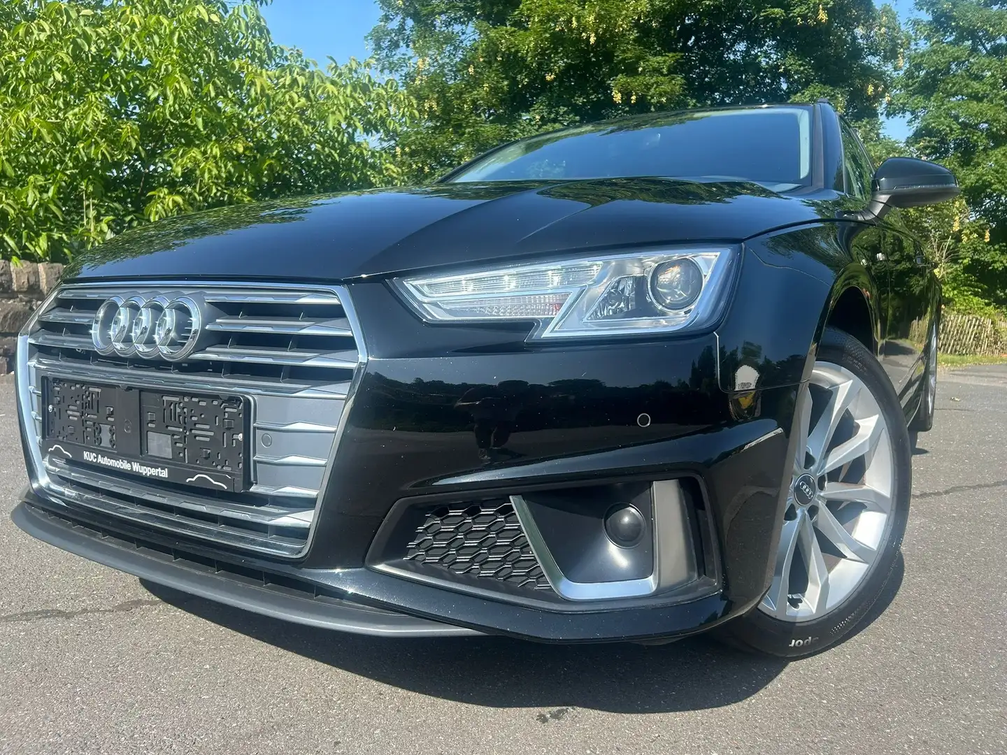 Audi A4 Avant 35 TFSI S-Line Navi/Xenon/1.Hand Zwart - 2