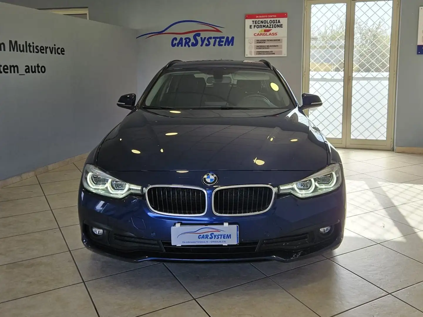 BMW 320 Serie 3 Touring 320d Touring Business Advantage Blu/Azzurro - 2