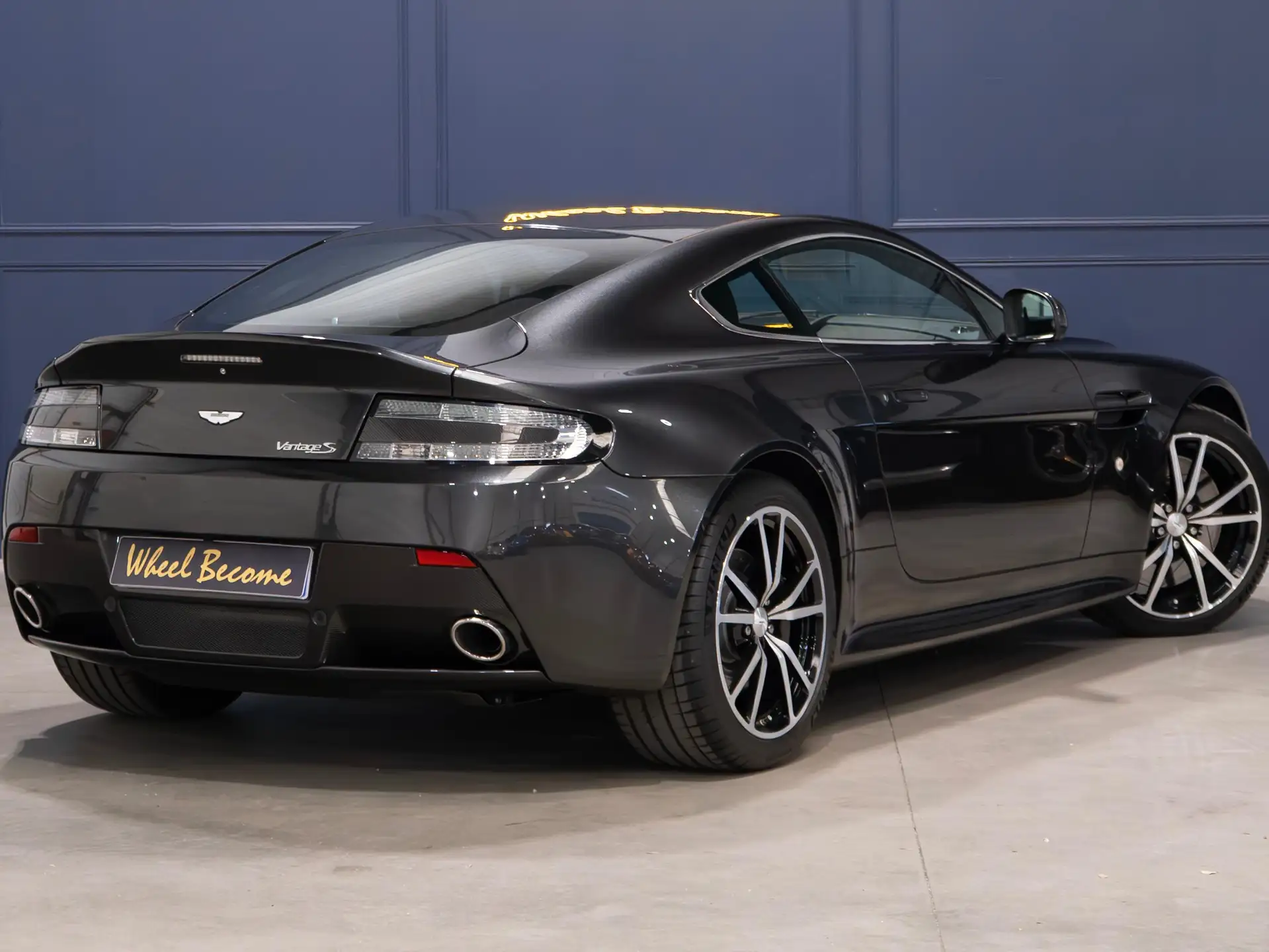 애스턴마틴 밴티지 Coupe 2013 블랙 사진 2