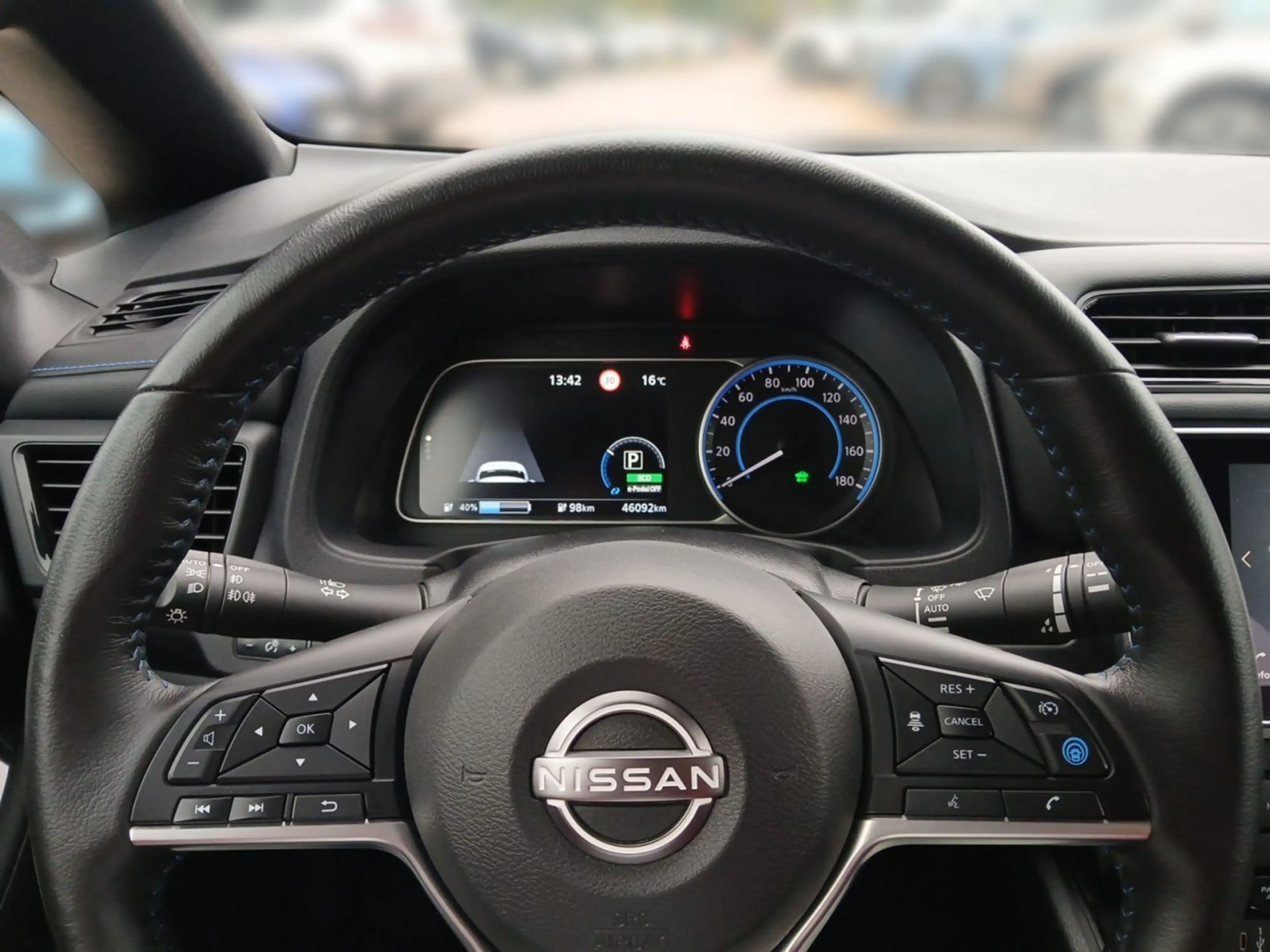 Nissan Leaf (ZE1) N-Connecta CarPlay*Navi*Totwinkel*LED — photo 8