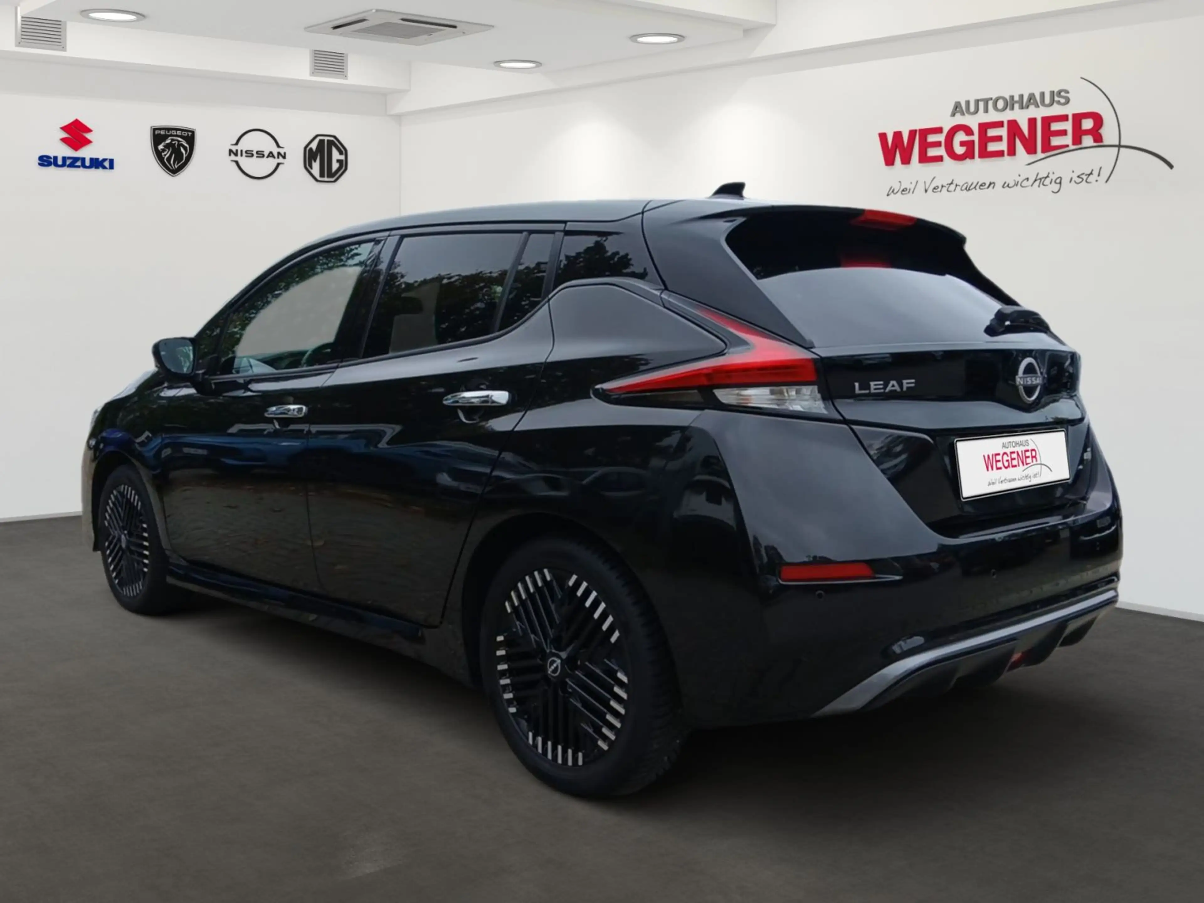 Nissan Leaf (ZE1) N-Connecta CarPlay*Navi*Totwinkel*LED — photo 4