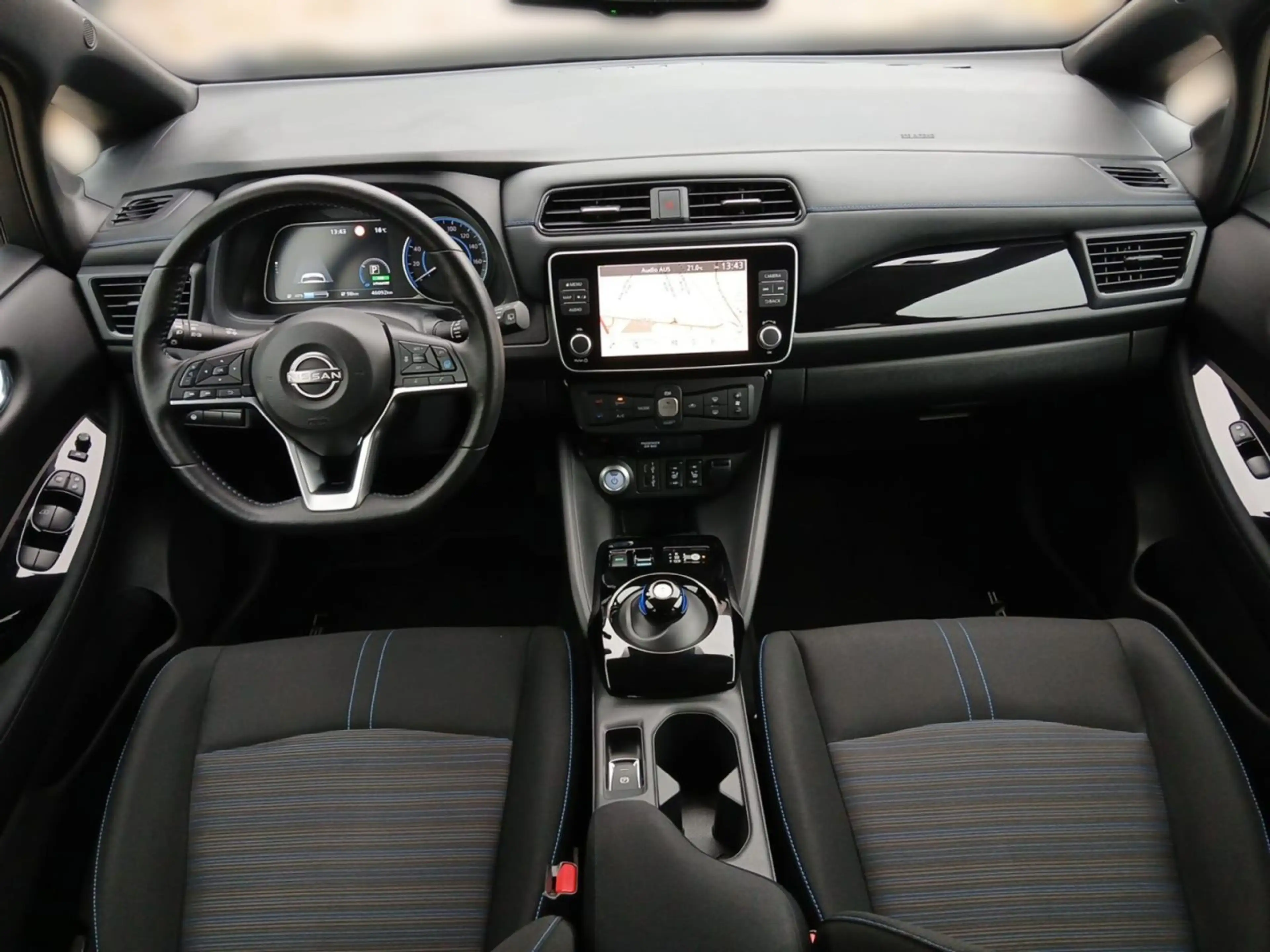Nissan Leaf (ZE1) N-Connecta CarPlay*Navi*Totwinkel*LED — photo 10