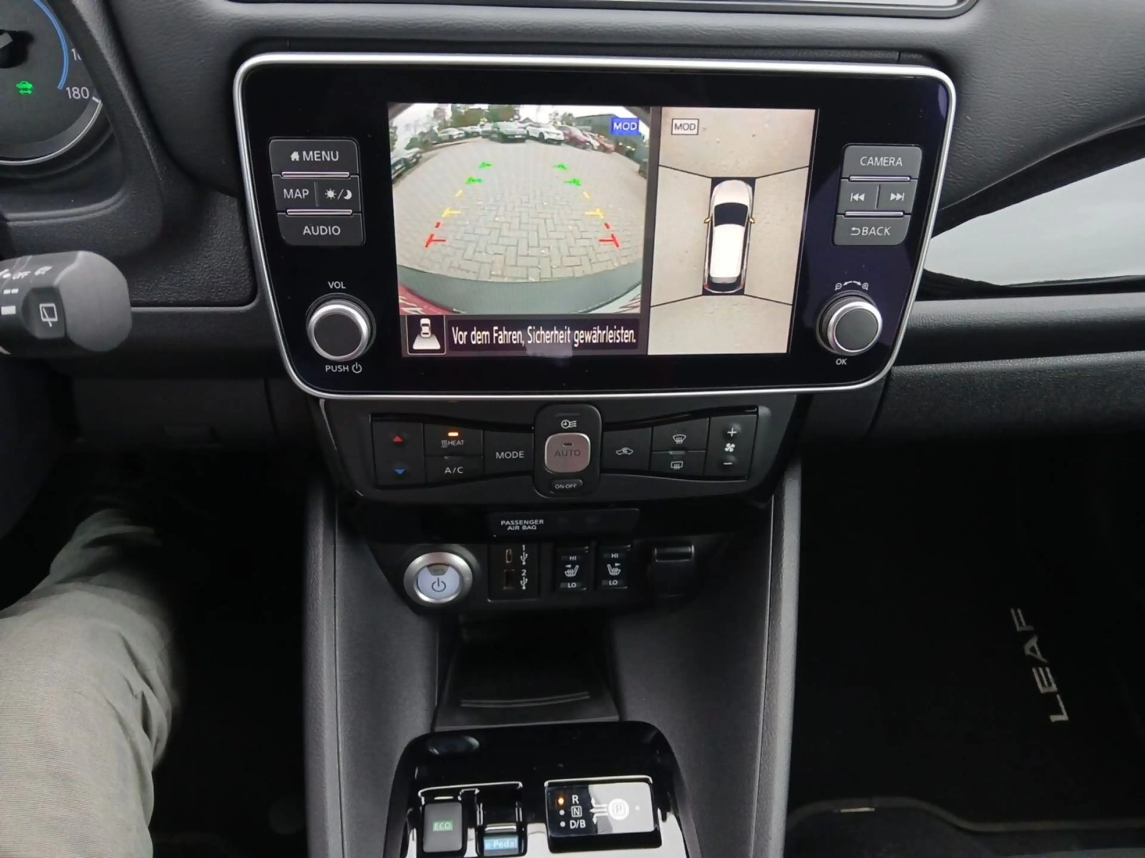 Nissan Leaf (ZE1) N-Connecta CarPlay*Navi*Totwinkel*LED — photo 9