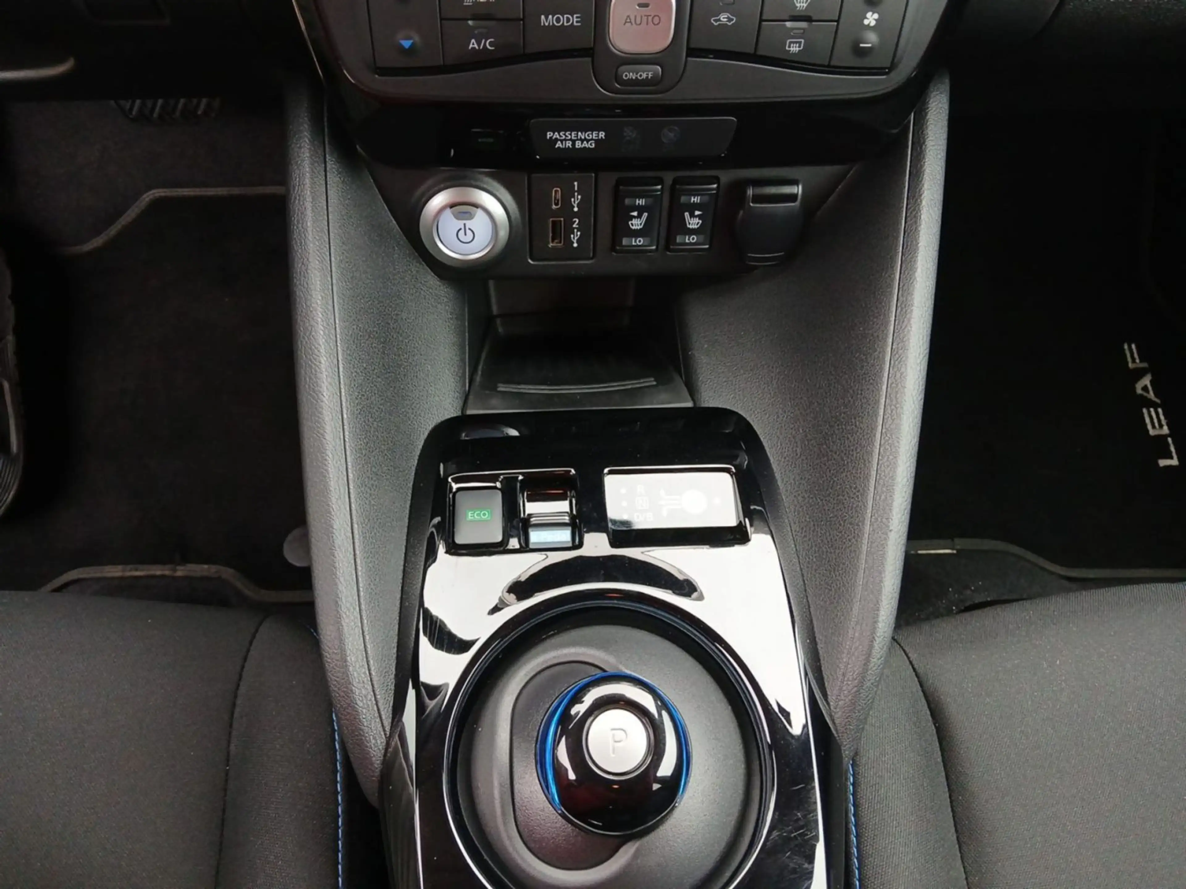 Nissan Leaf (ZE1) N-Connecta CarPlay*Navi*Totwinkel*LED — photo 14