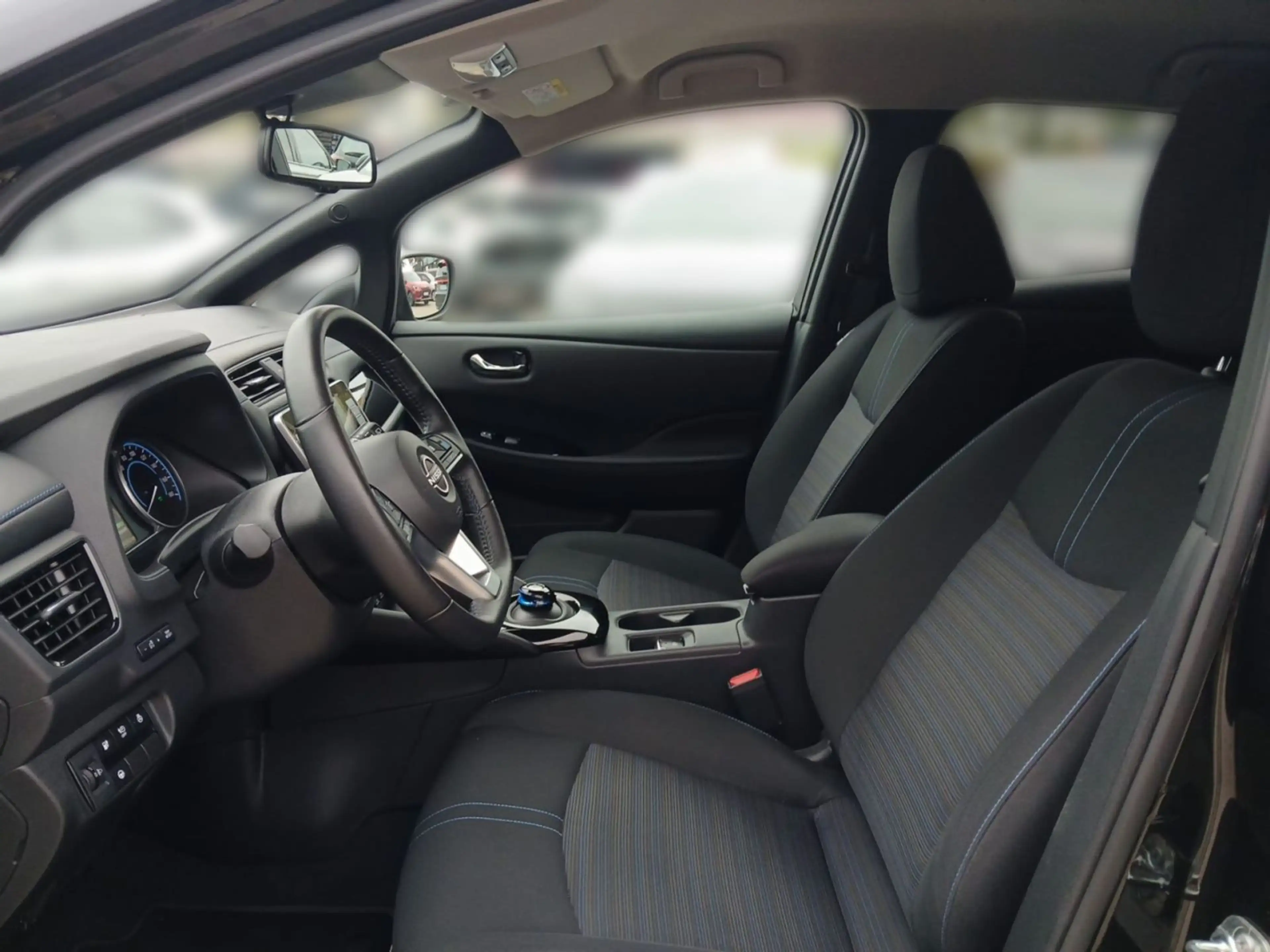 Nissan Leaf (ZE1) N-Connecta CarPlay*Navi*Totwinkel*LED — photo 7