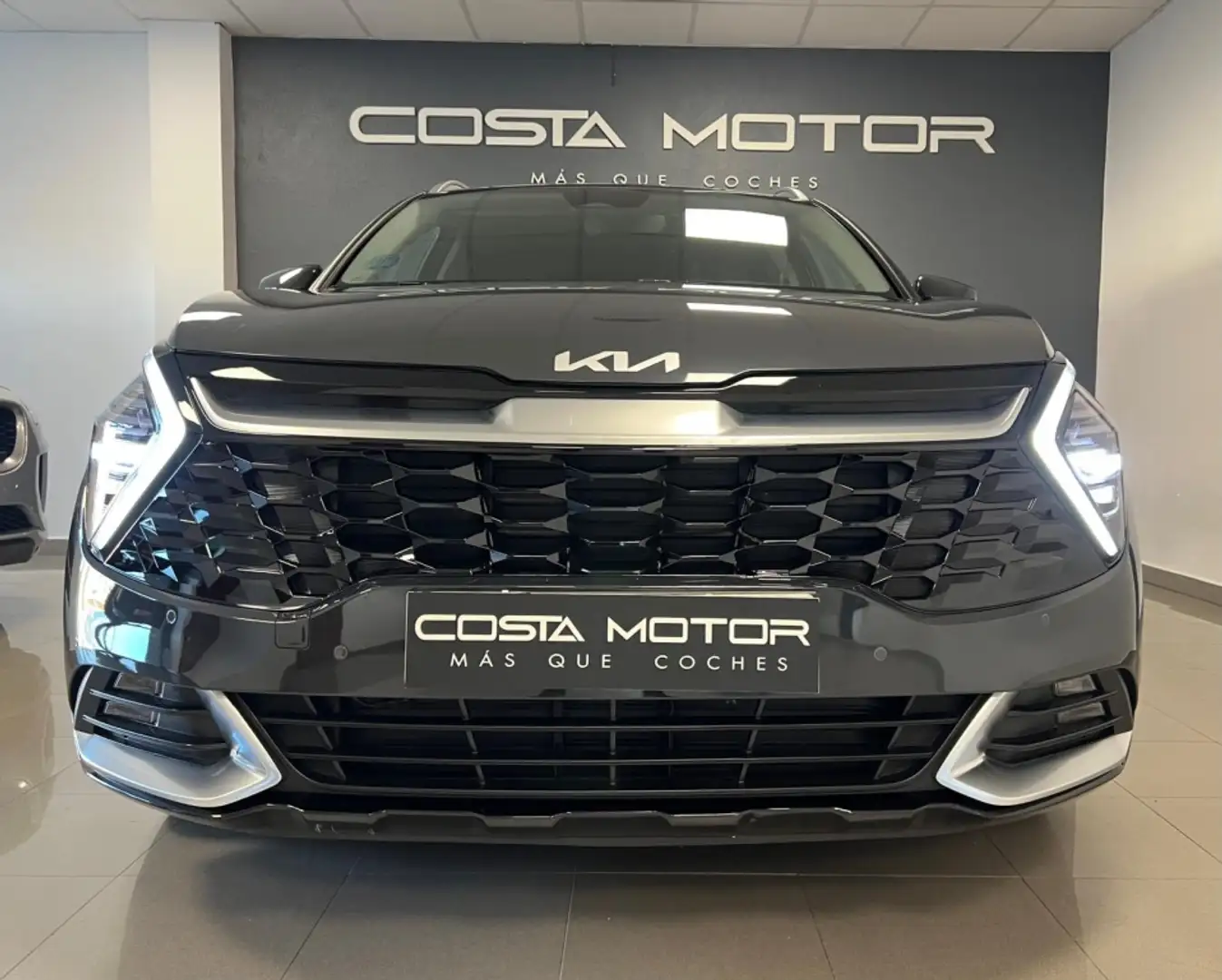 Kia Sportage 1.6 T-GDi HEV Tech Gris - 1