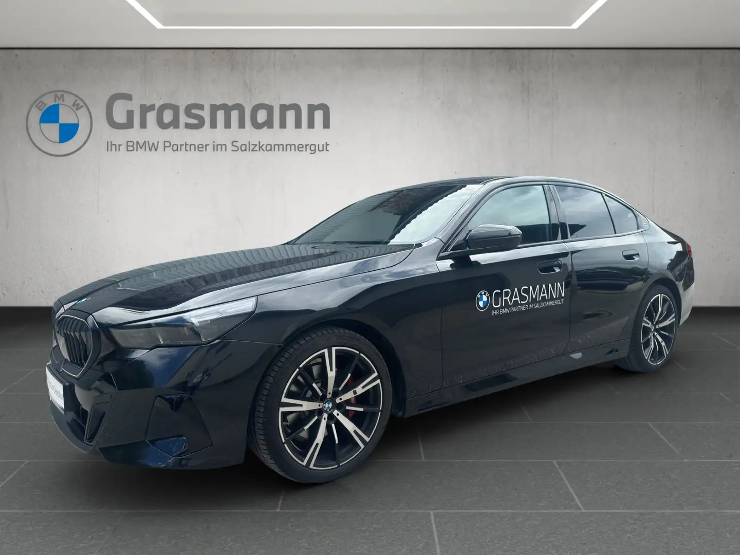 BMW 520 d xDrive Schwarz - 1