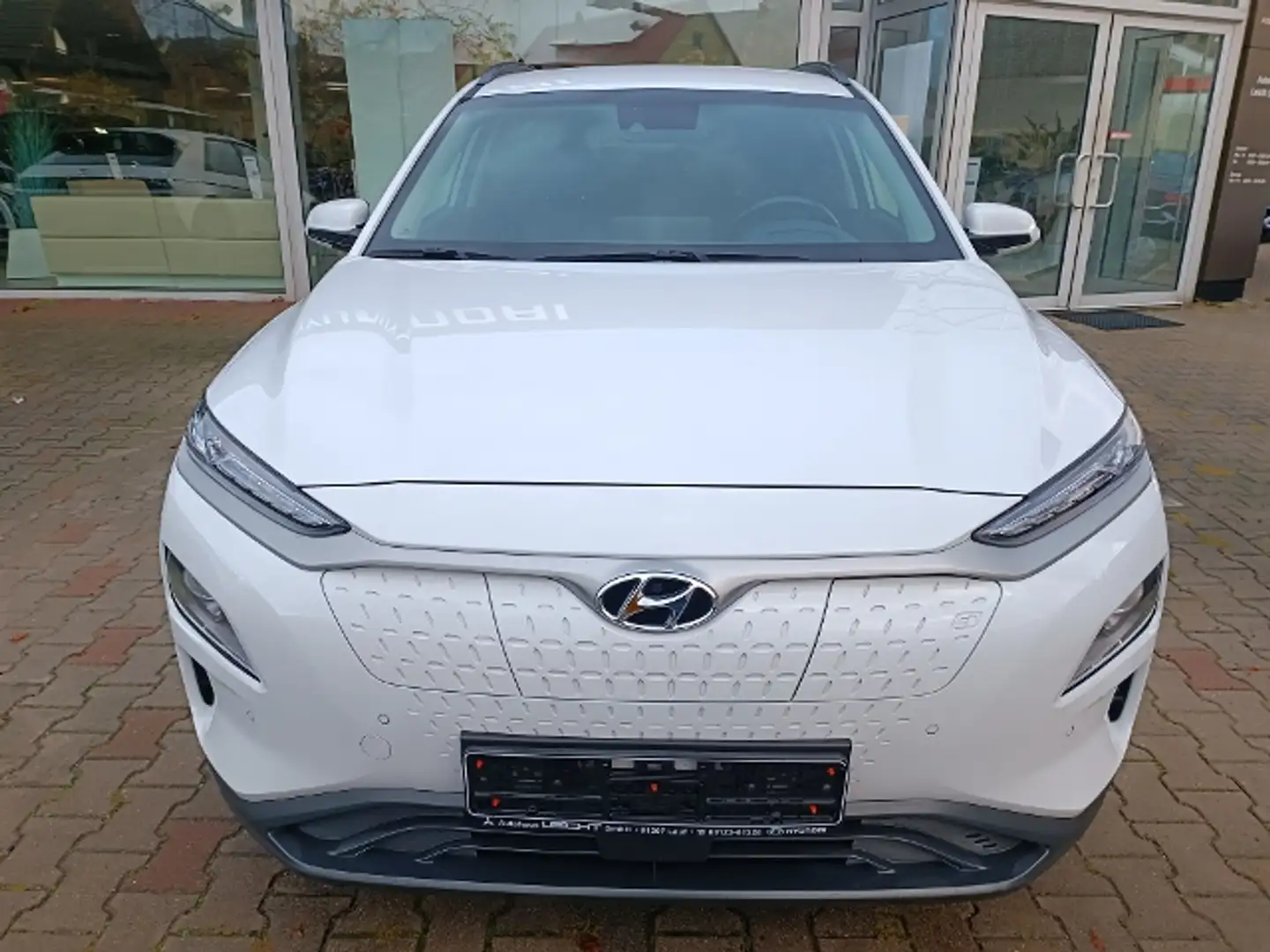 Hyundai KONA Elektro Premium Sitzpaket 150 kw Wit - 2