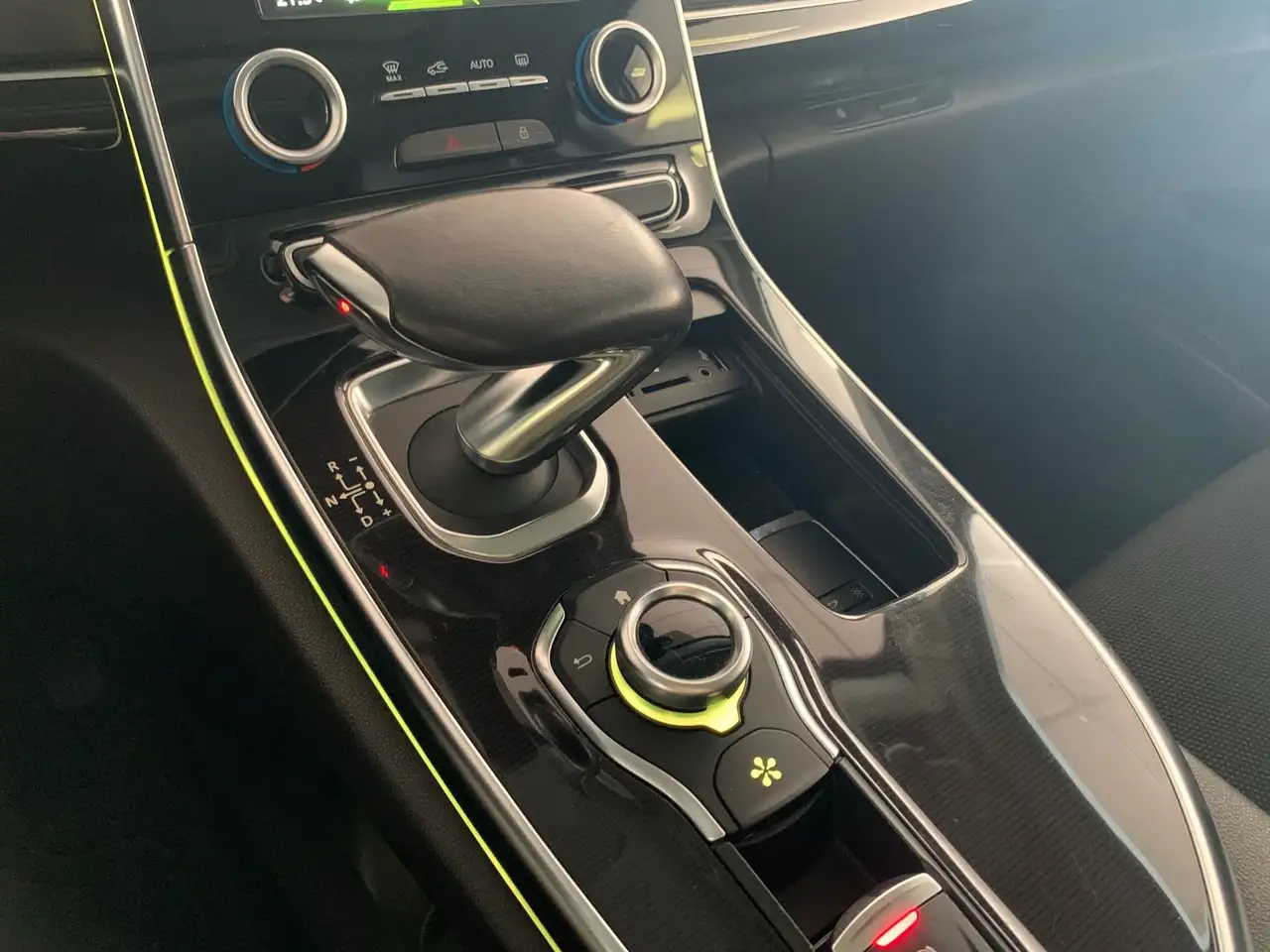 Renault Espace — photo 15 sur 19