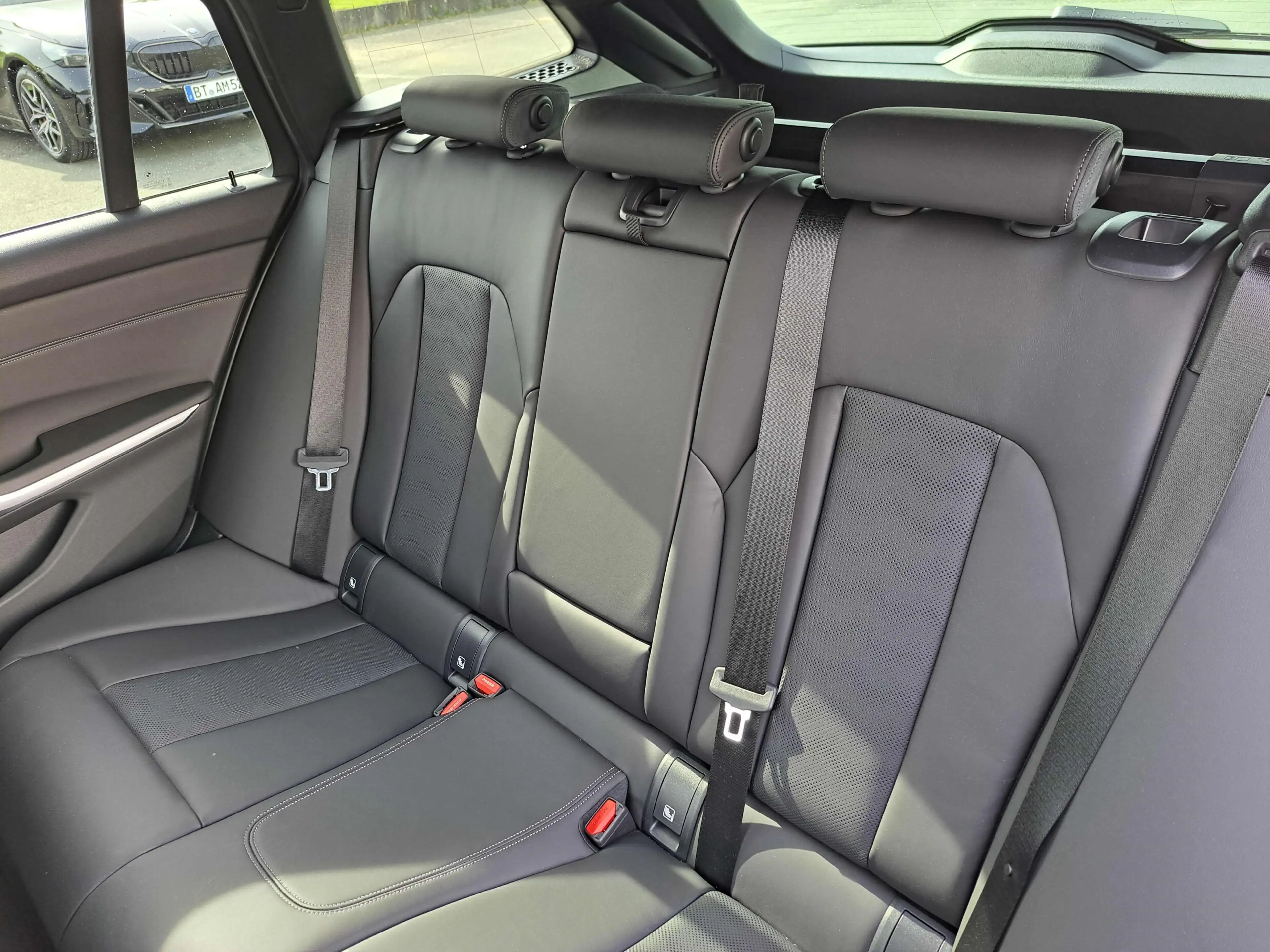 BMW M3 Competition M XDR M Drivers P. HK HiFi DAB — photo 10
