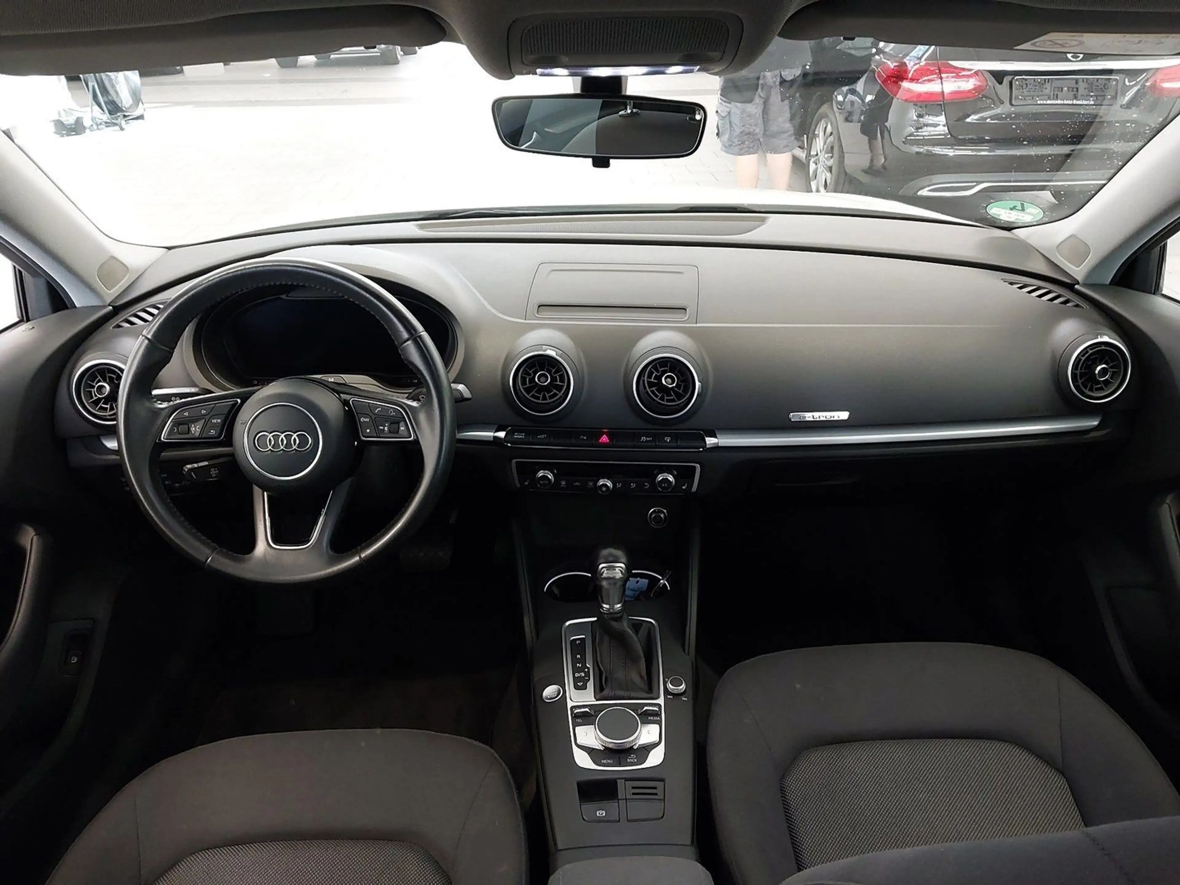 Audi A3 Sportback e-tron *LED*Navi*Volldigital*SHZ* — photo 9