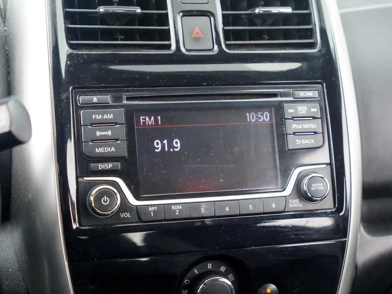 Nissan Versa photo Nissan Versa