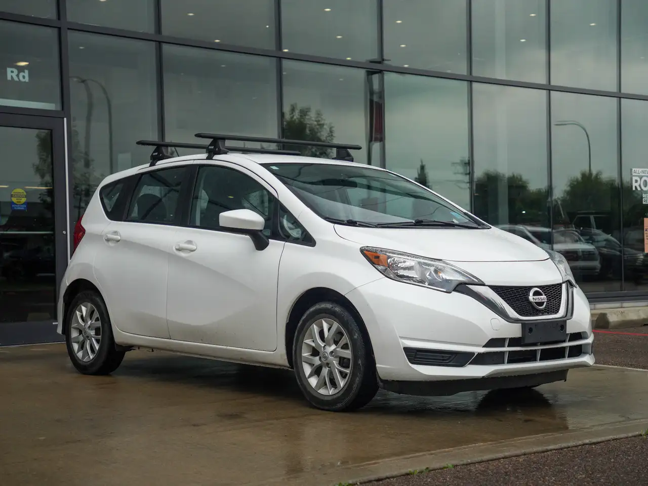 Nissan Versa photo Nissan Versa