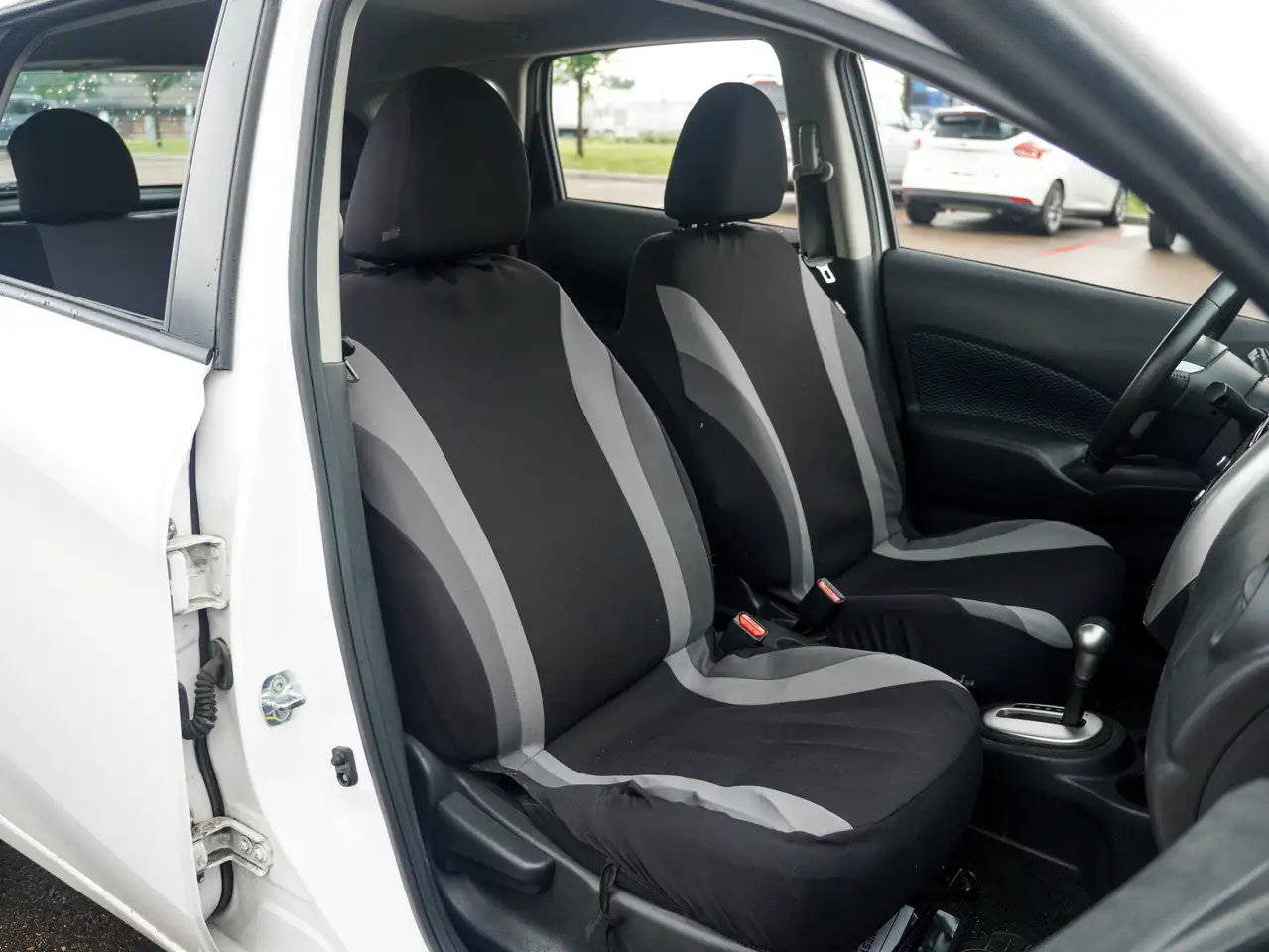 Nissan Versa photo Nissan Versa