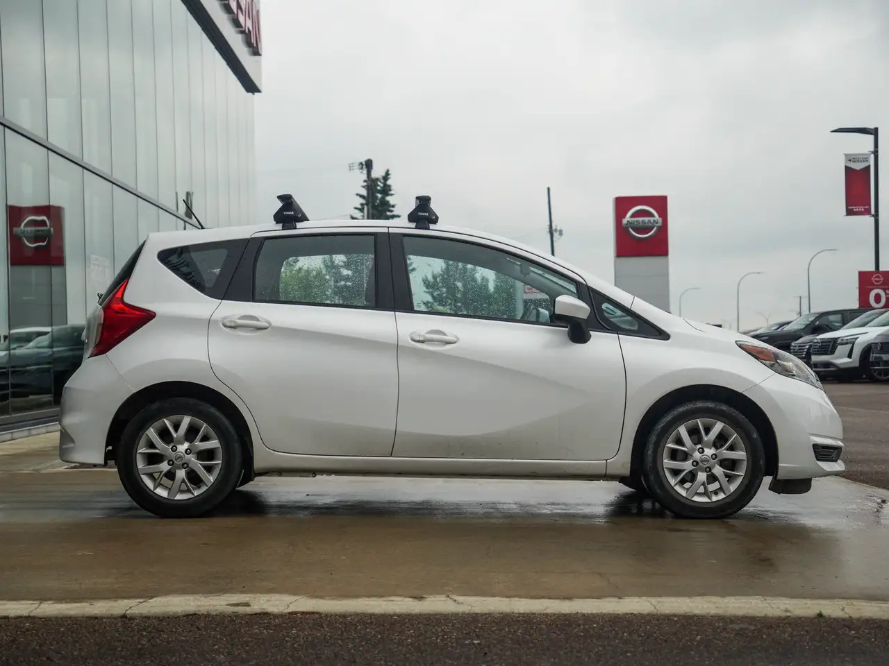 Nissan Versa photo Nissan Versa