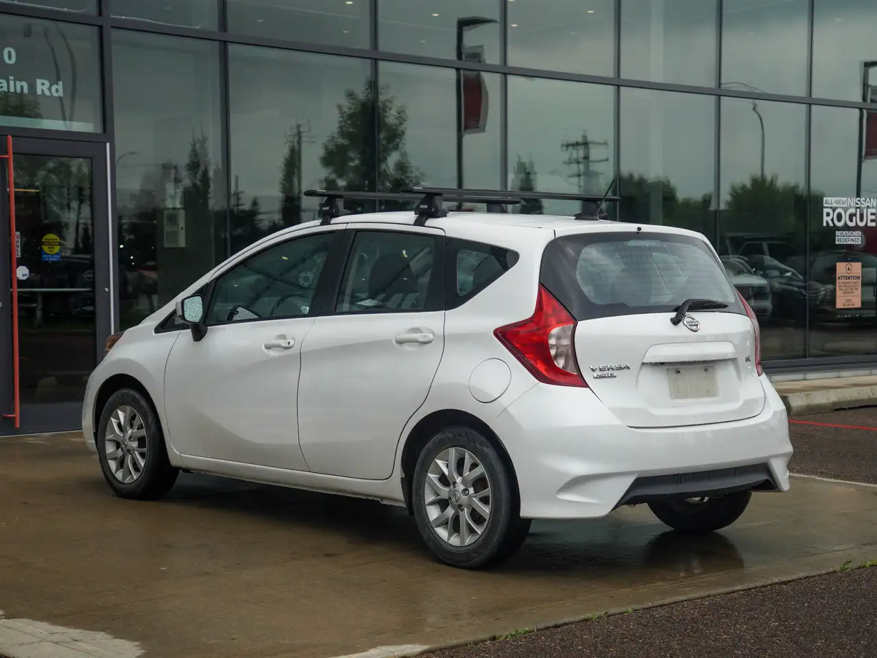 Nissan Versa photo Nissan Versa