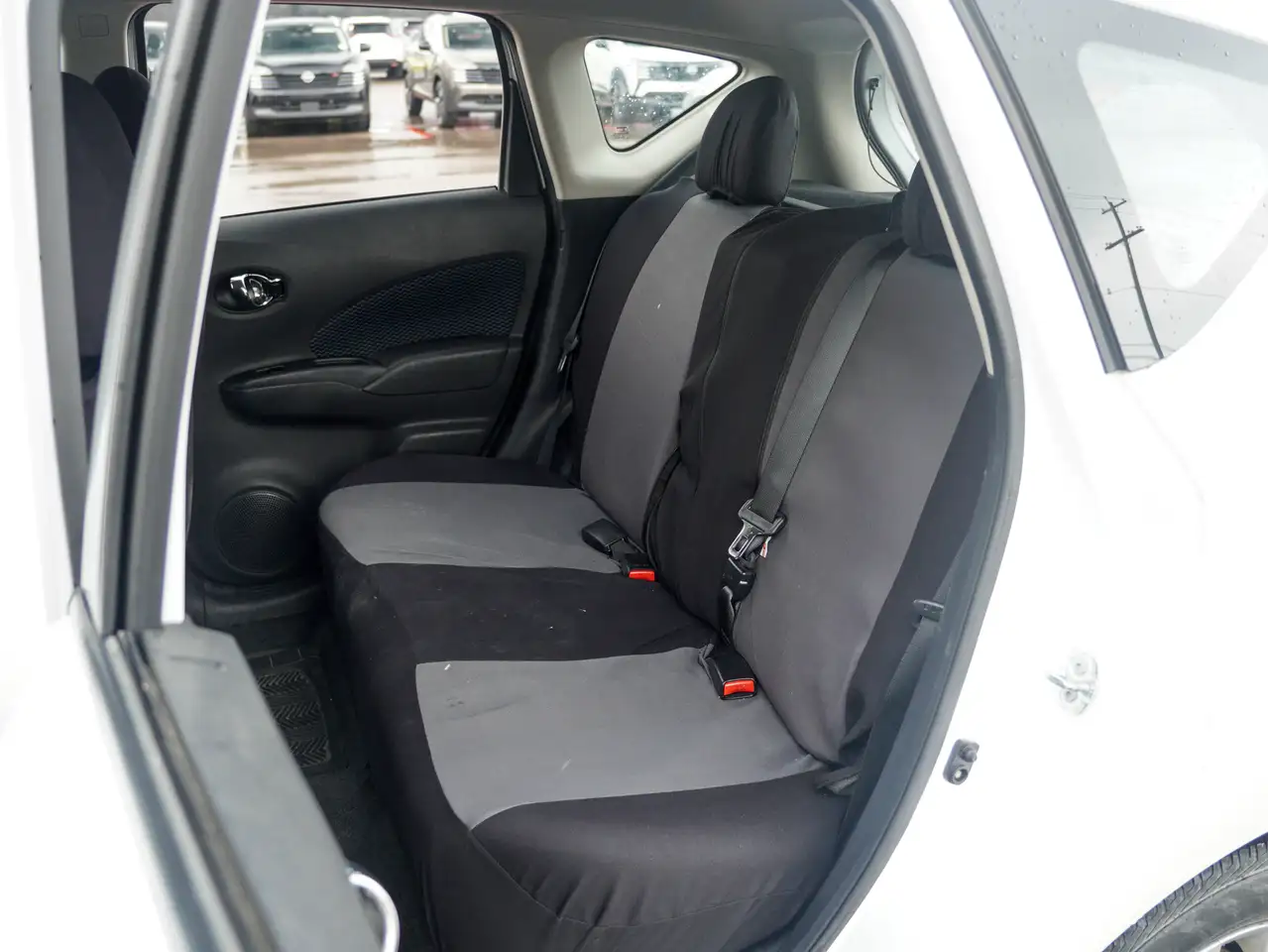 Nissan Versa photo Nissan Versa