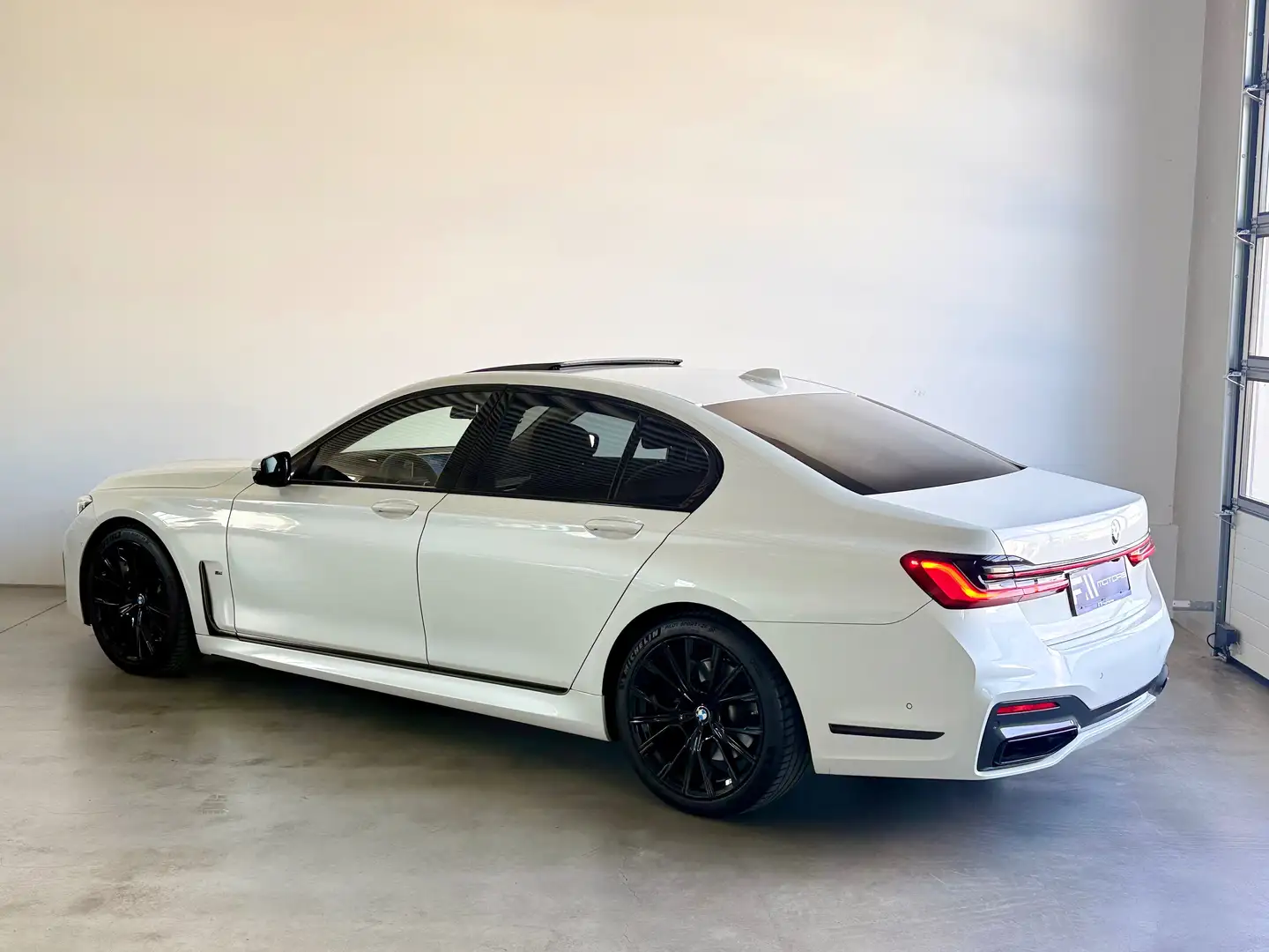 BMW 730 730d,HECK,CARBON,LUFT,ACC,SCHIEBED,SZH,SZB,MASSAGE Weiß - 2