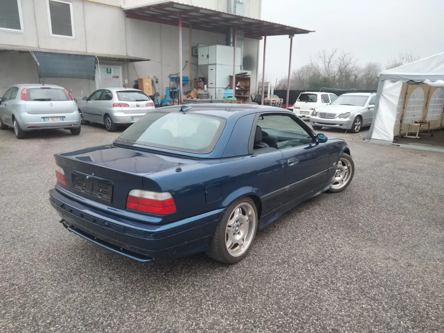 BMW 320 320i Cabrio Europa - 2