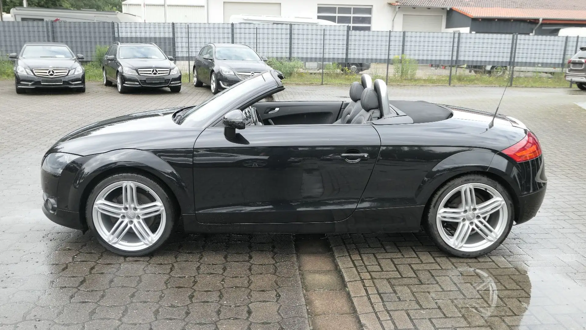 Audi TT Roadster 2.0 TFSI/8-Alu/Navi/Sitzheizung Schwarz - 2
