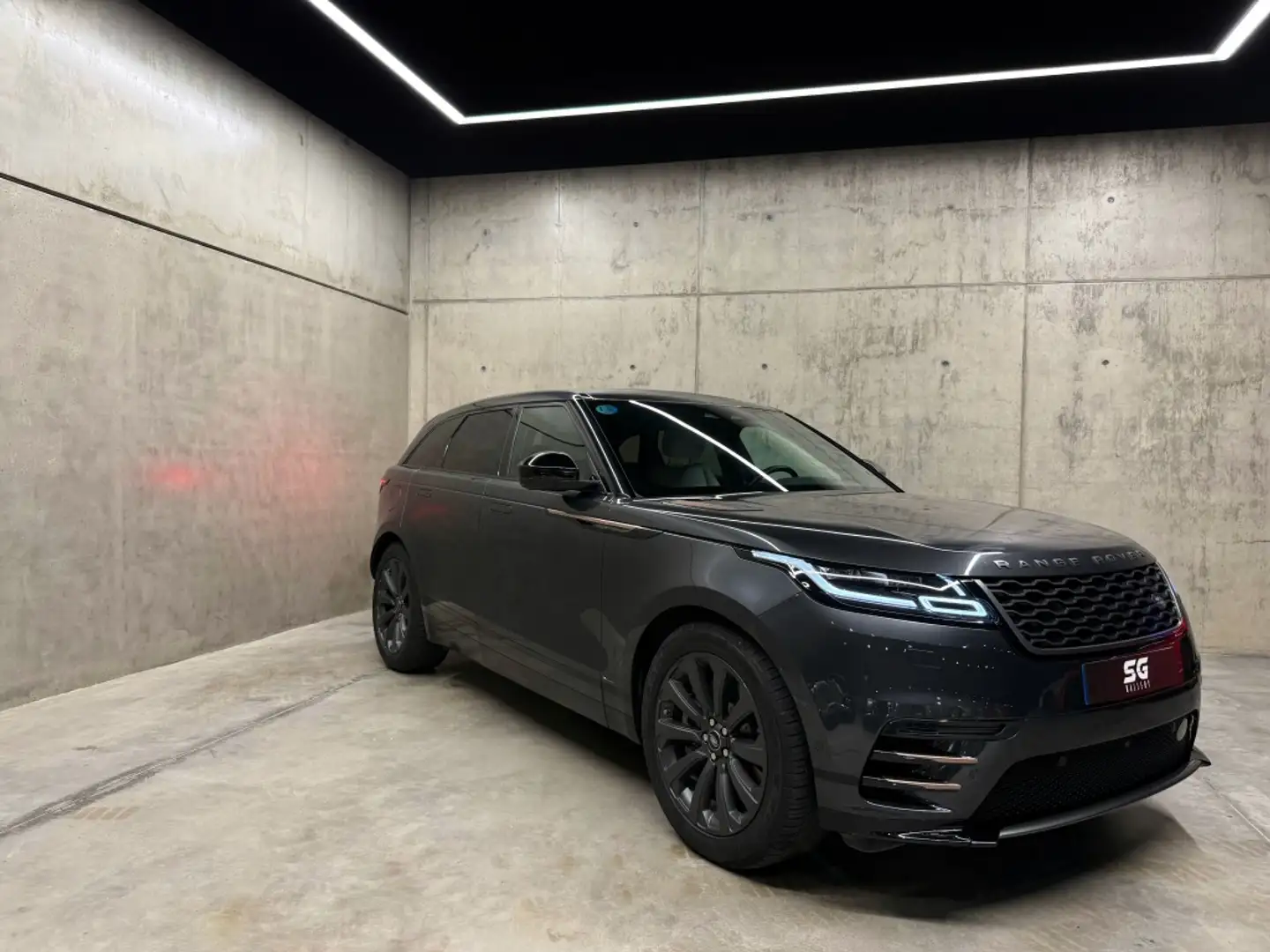 Land Rover Range Rover Velar 3.0 I6 MHEV R-Dynamic SE 4WD Aut. 400 Grau - 1