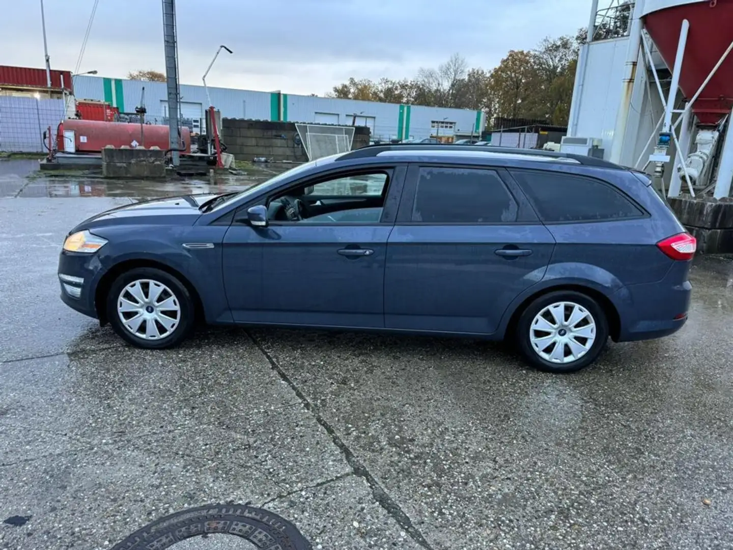 Ford Mondeo Wagon 1.6 TDCi ECOnetic Lease Trend 402 Grijs - 2