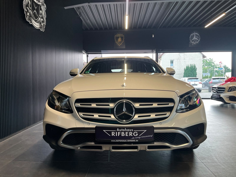 Mercedes-Benz E 400 d 4Matic All-Terrain AVANTGARDE/LED/360° — photo 2