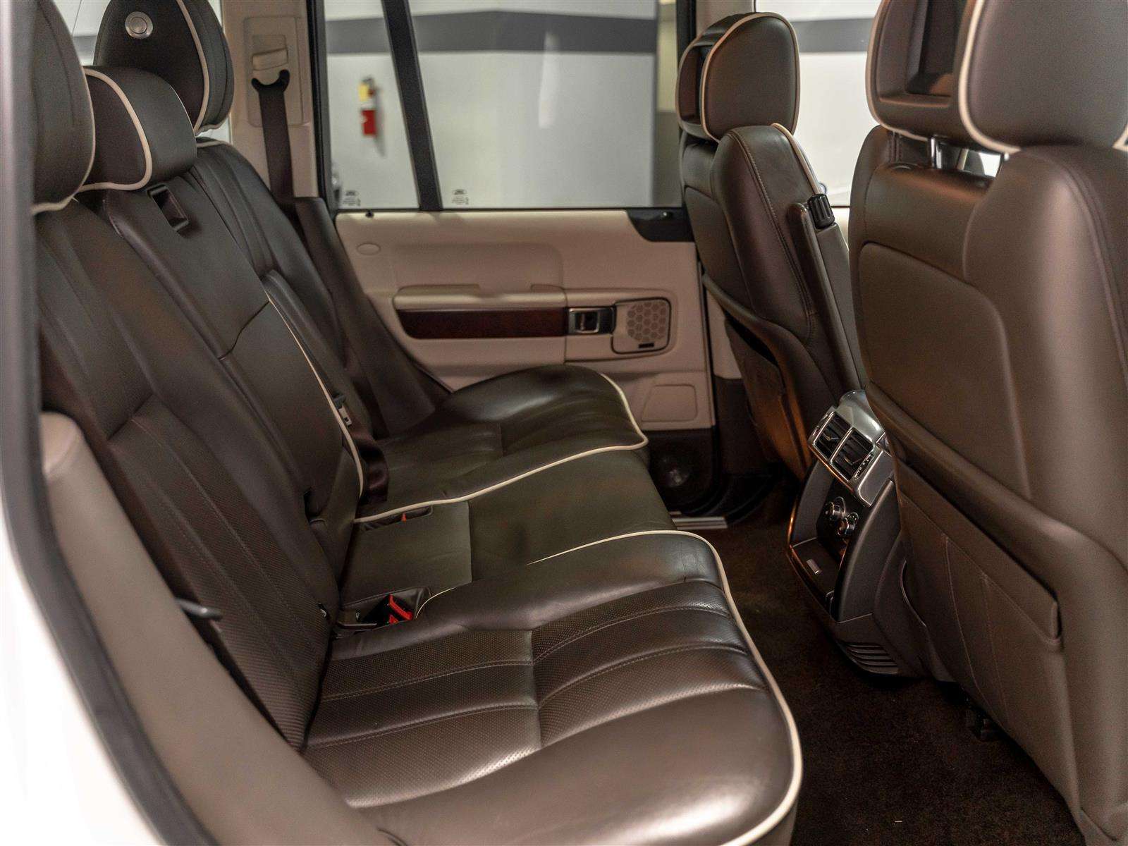 2011 Land Rover Range Rover HSE|5.0L V8|Rear Entertainment|Extensive Dealer Se thumb 11